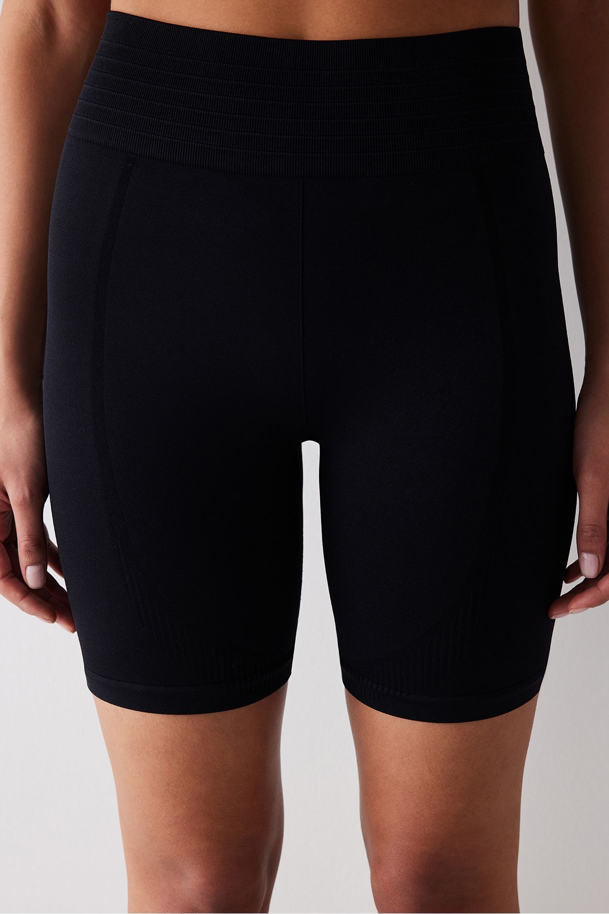 Penti-Black Seamless Push Up Biker Tights 2