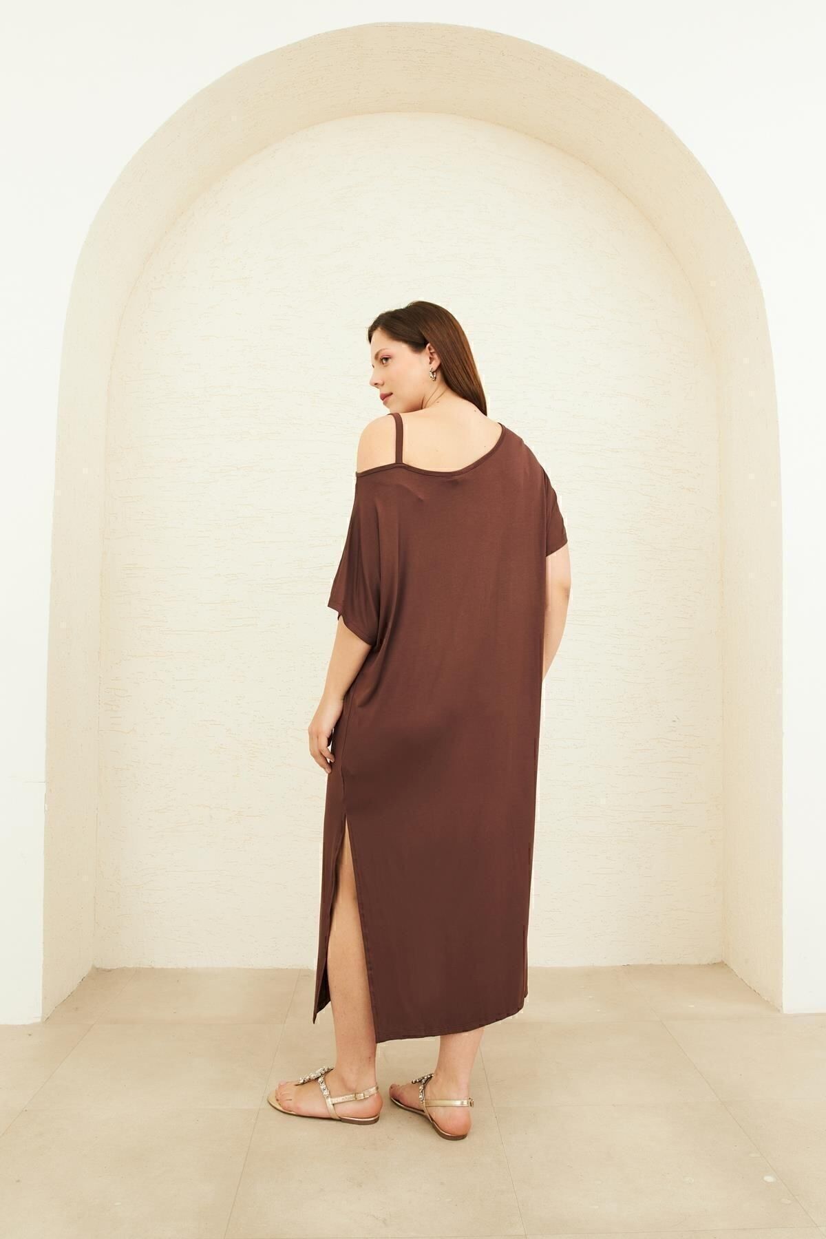 Curly-Brown Boat Neck Long Dress 5