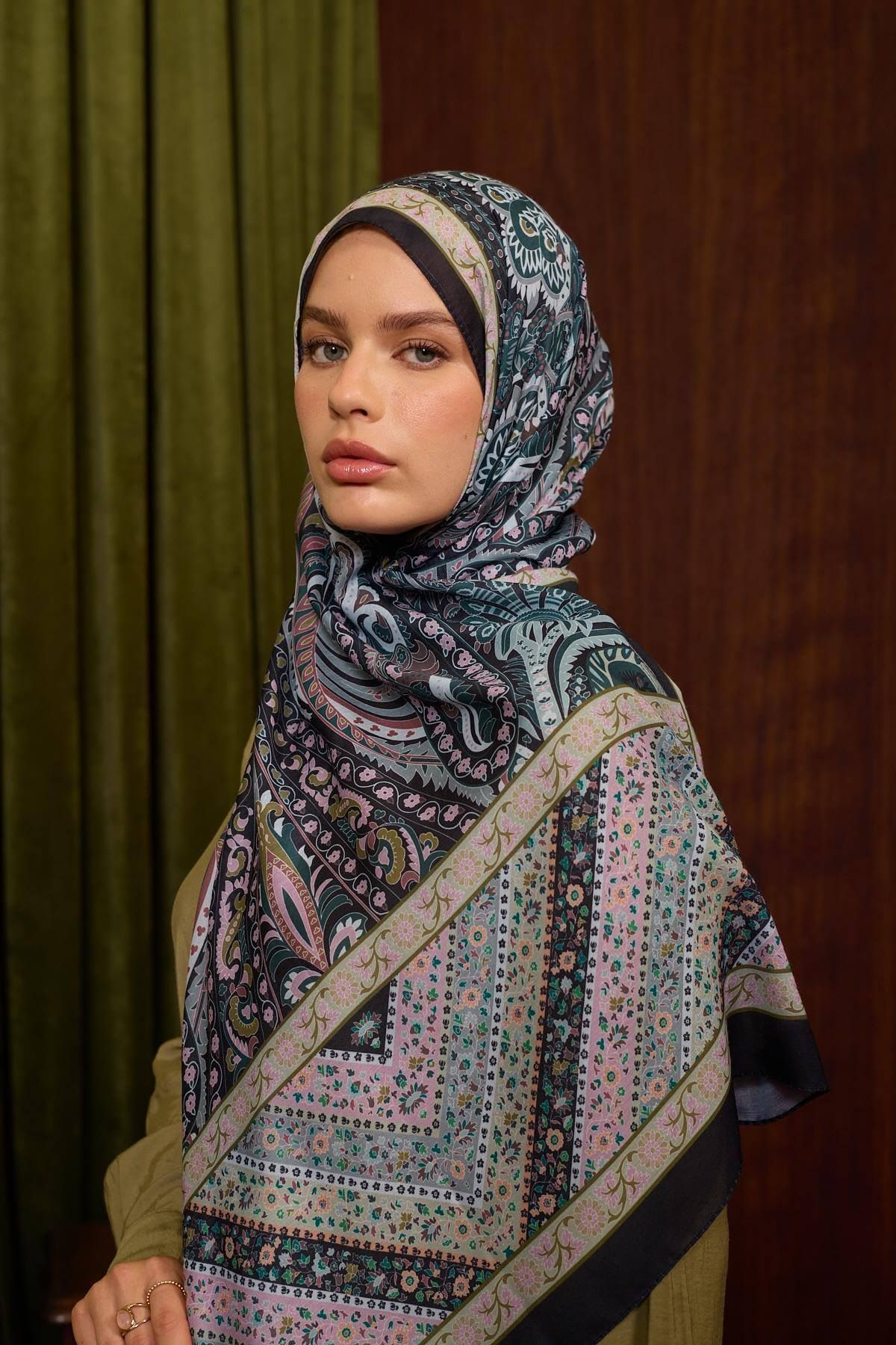 İpekhan-Marrakech Collection Soft Shawl Black Grey 3047-08 3