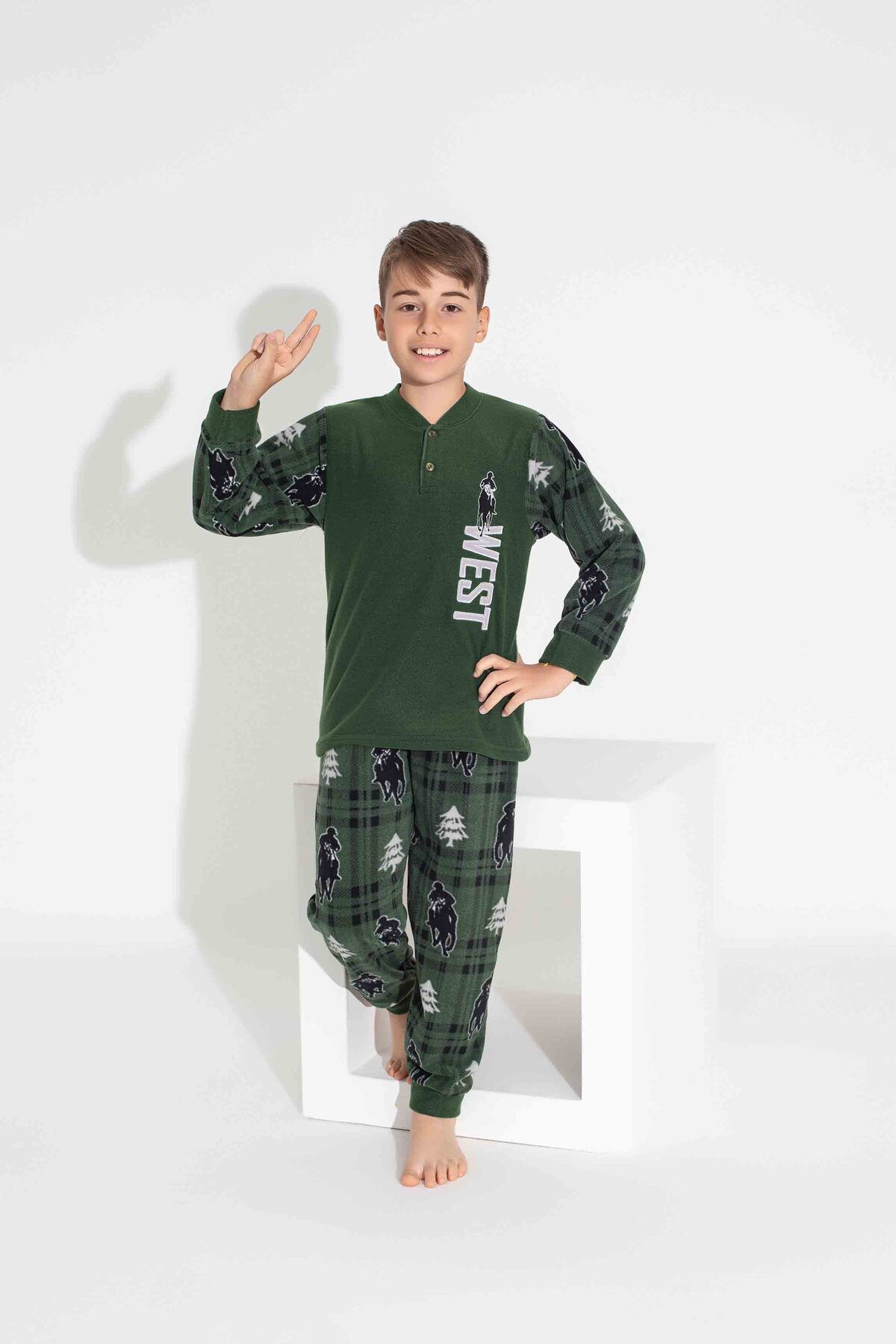 Tarık-Men's Youth and Children's West Embroidered Long Sleeve Fleece Fabric Winter Warm Pajama Set 2