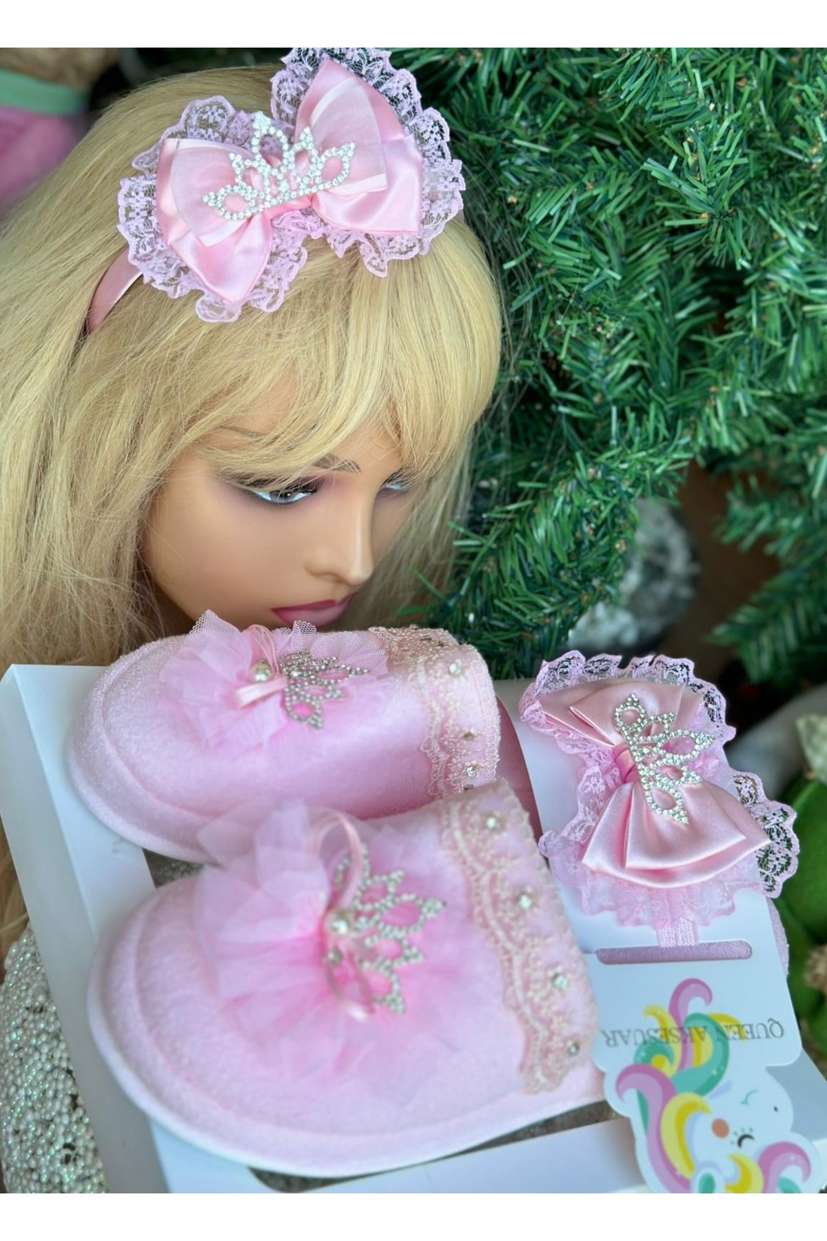 QUEEN AKSESUAR Lüks tasarım kristal prenses taş broşlu anne bebek lohusa taç saç bandana terliği set pembe terlik fotoğrafı 2 (önizleme)