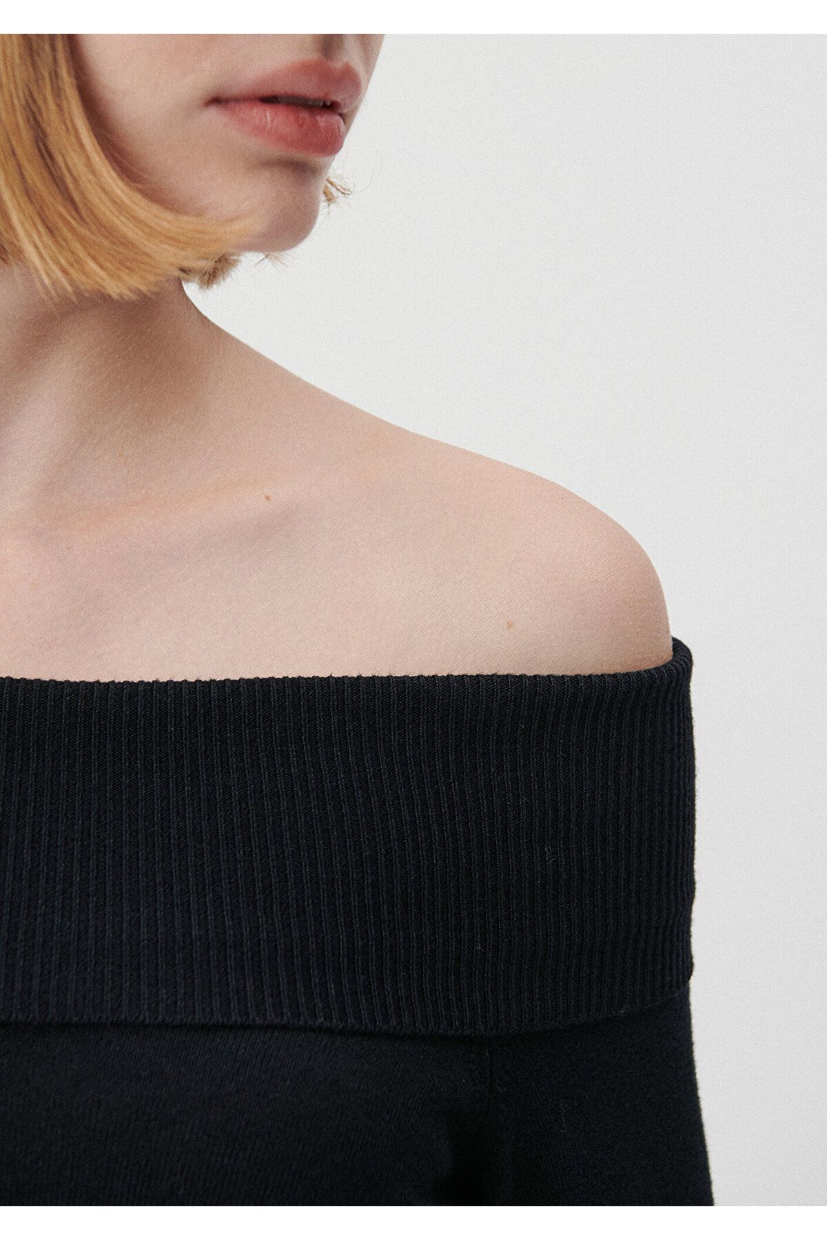 Mavi-Low Shoulder Detailed Black Sweater Fitted / Fitted Cut 1710391 -900 5