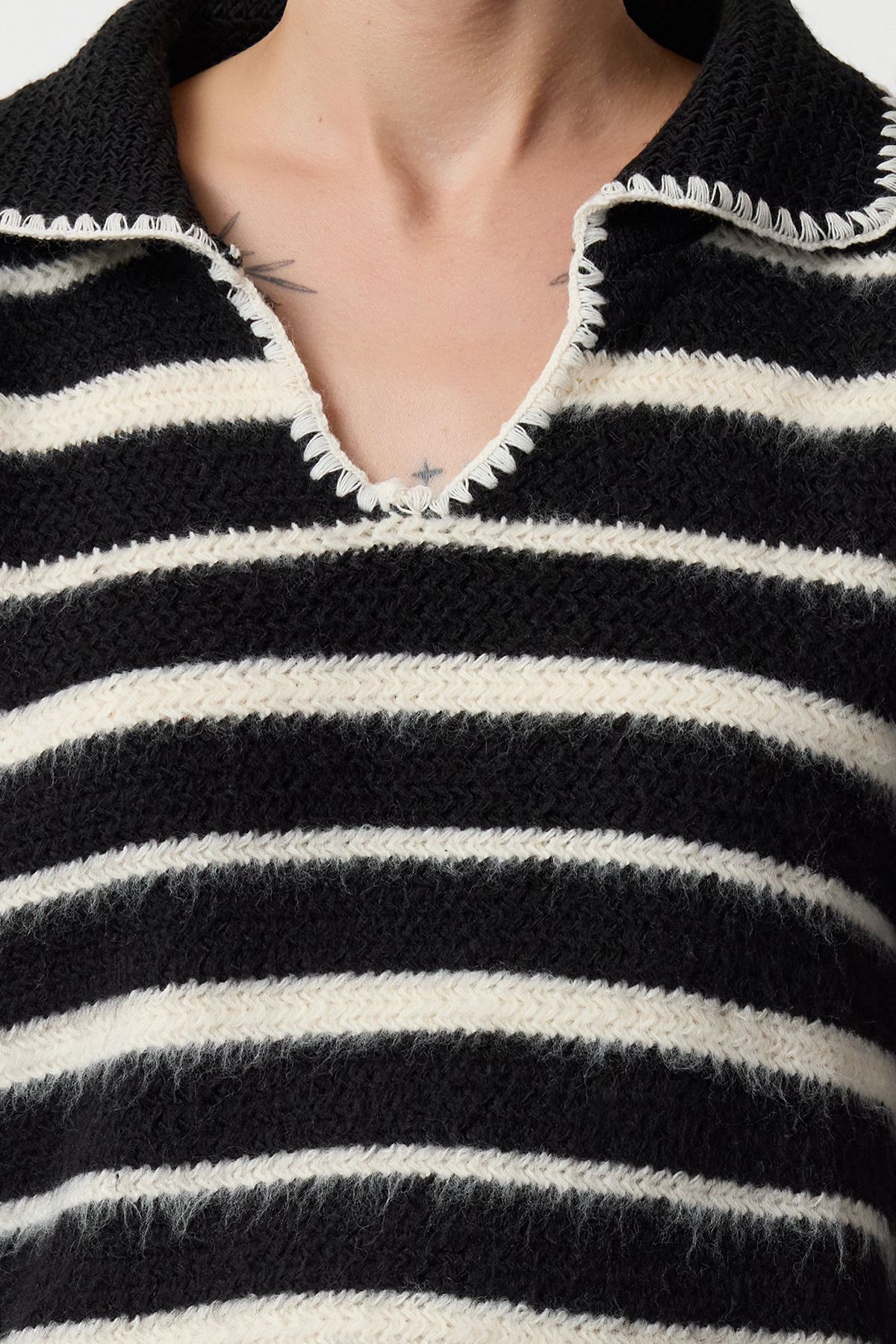 Edit by Trendyol-Polo Neck Striped Soft Knitwear Sweater - Black Tedaw25Kz00020 3