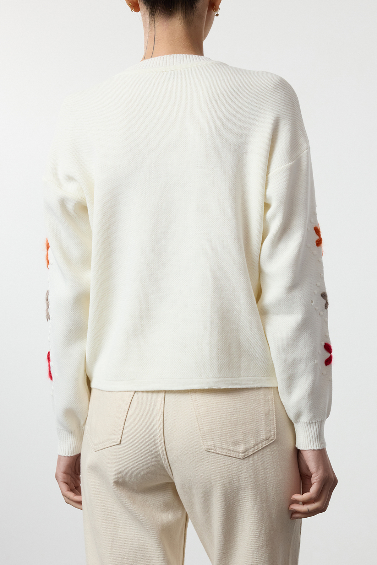 Trendyolmilla  Ekru Çiçekli Nakışlı Triko Kazak TEDAW25KZ00011 - Görsel 4