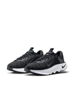 Nike ESCAPE MOMENTUM