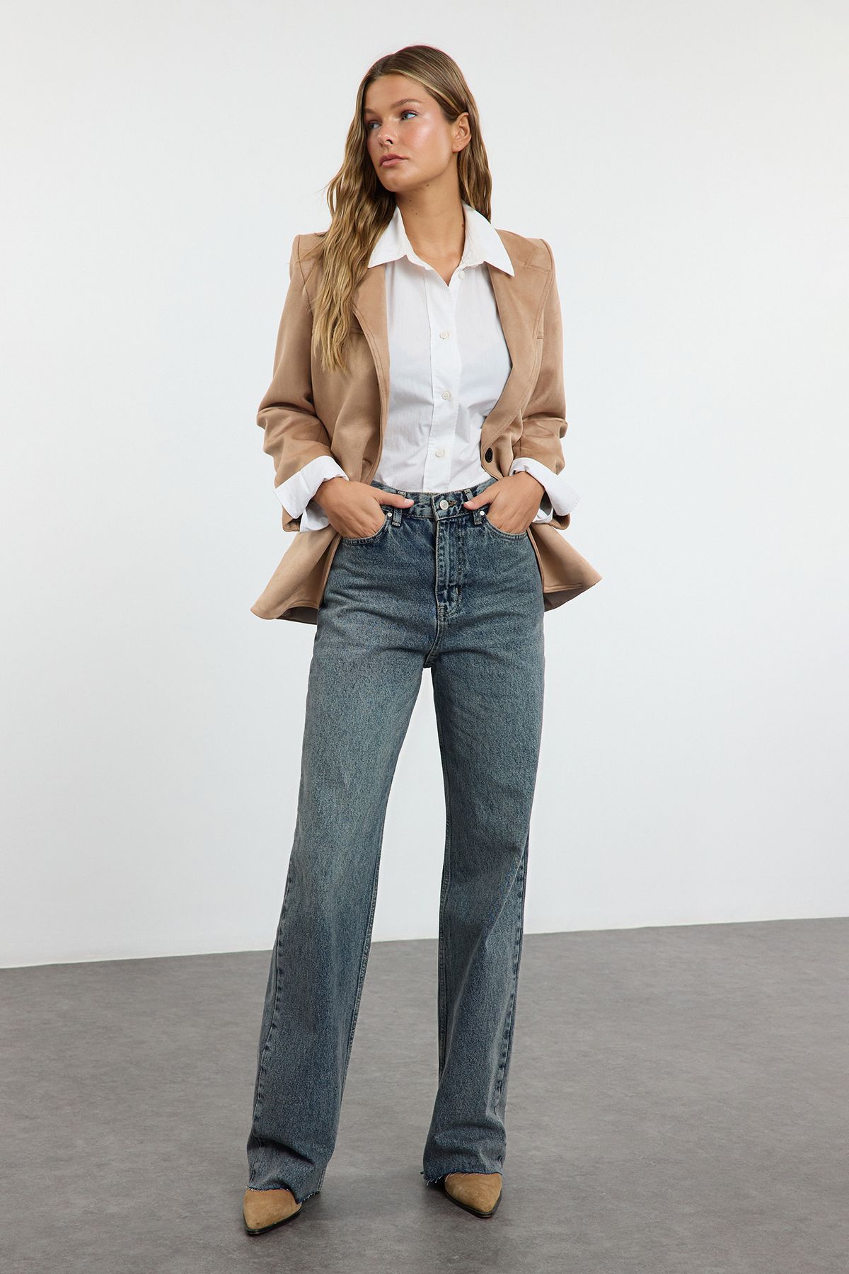 Trendyol Collection Kék magas derekú széles lábú farmernadrág TWOAW25JE00332