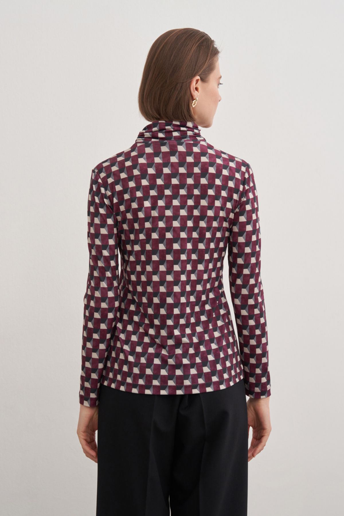 Aker-Judge Collar Patterned Blouse 6