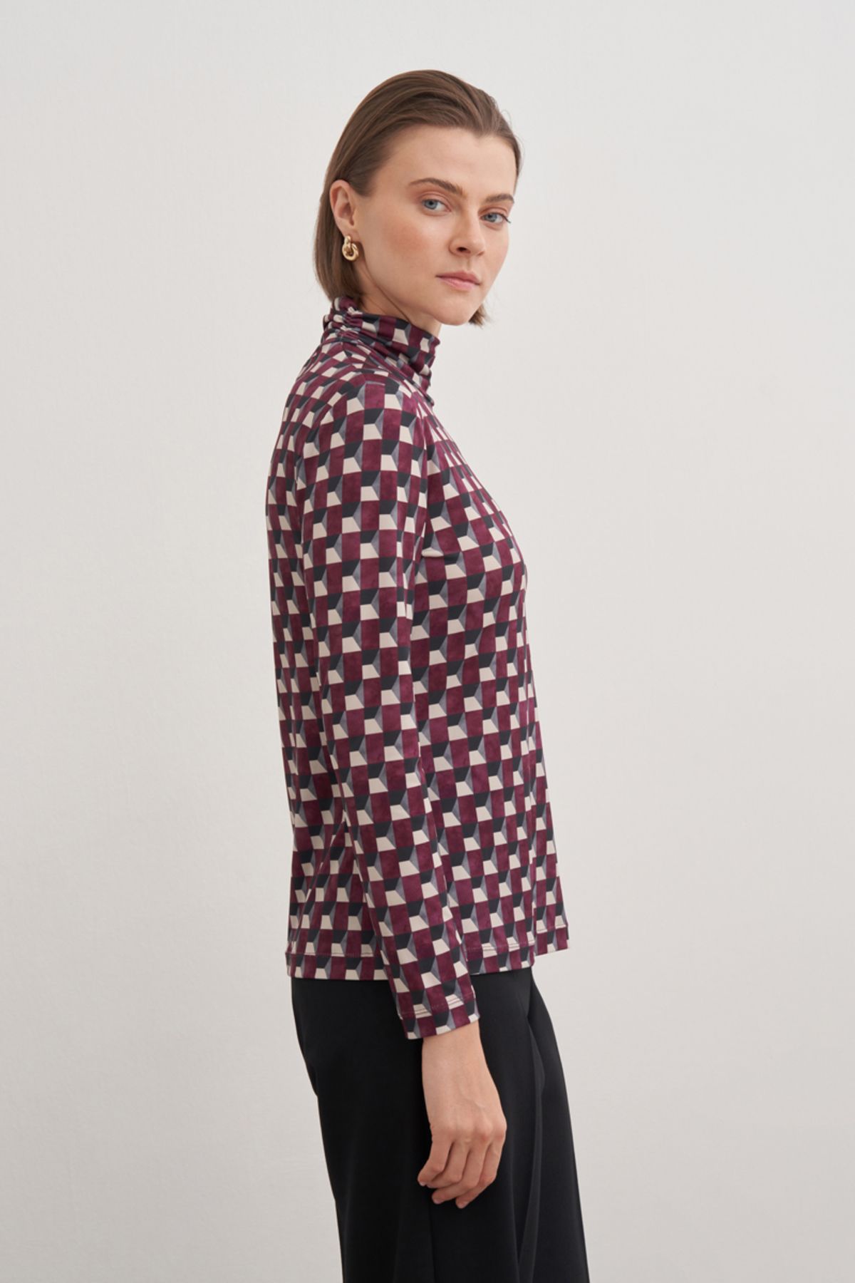 Aker-Judge Collar Patterned Blouse 3