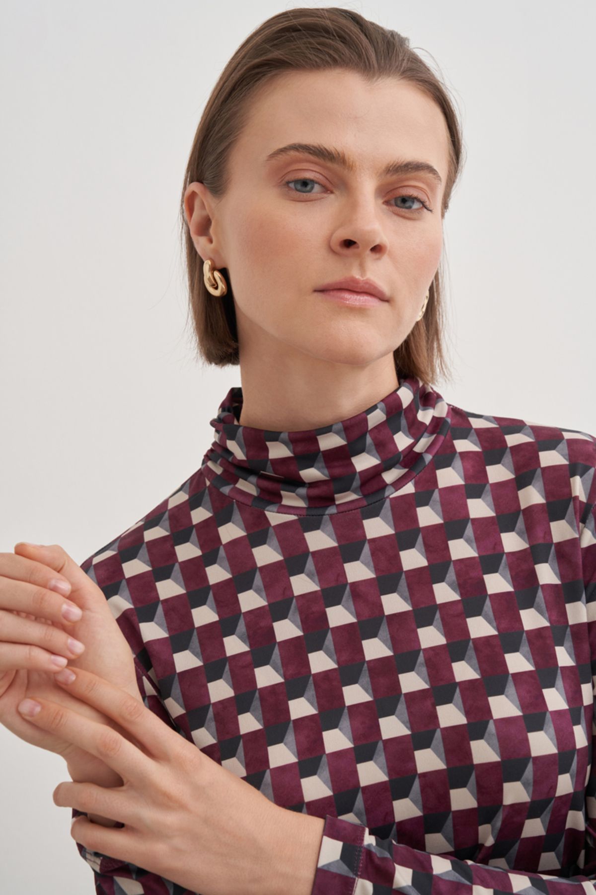 Aker-Judge Collar Patterned Blouse 4