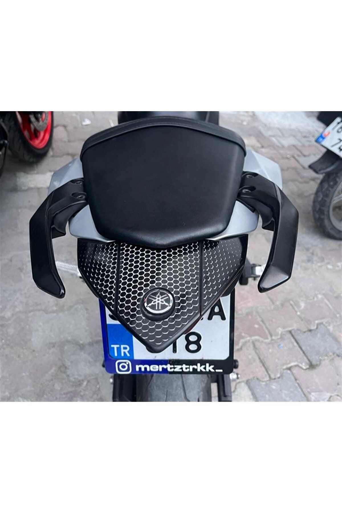 Motiker Yamaha R25 Karbon Kuyruk Sticker 2014-2024