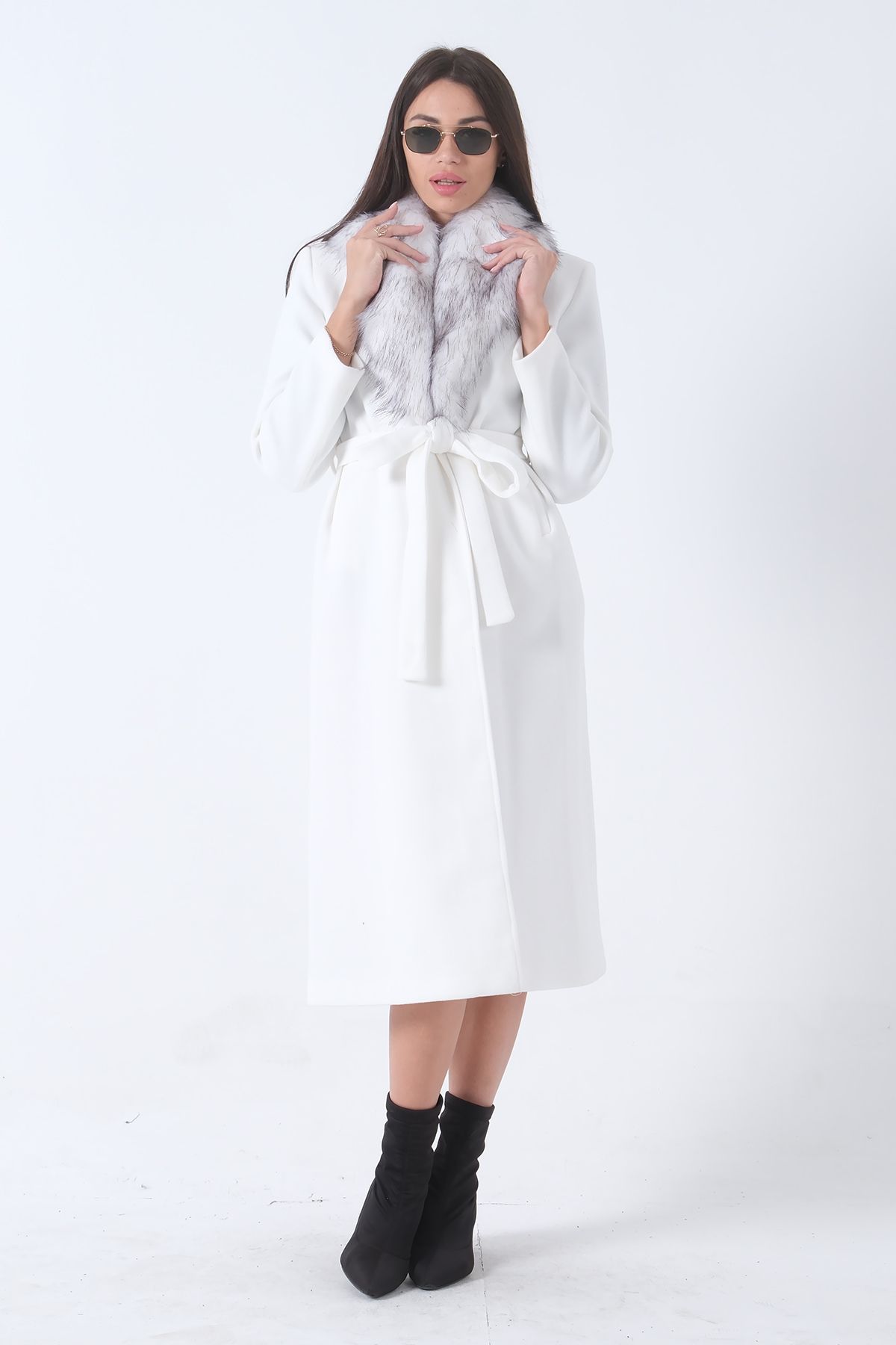 Feminist-White Stamped Coat - With Mobile Fur and Lining0108070 6