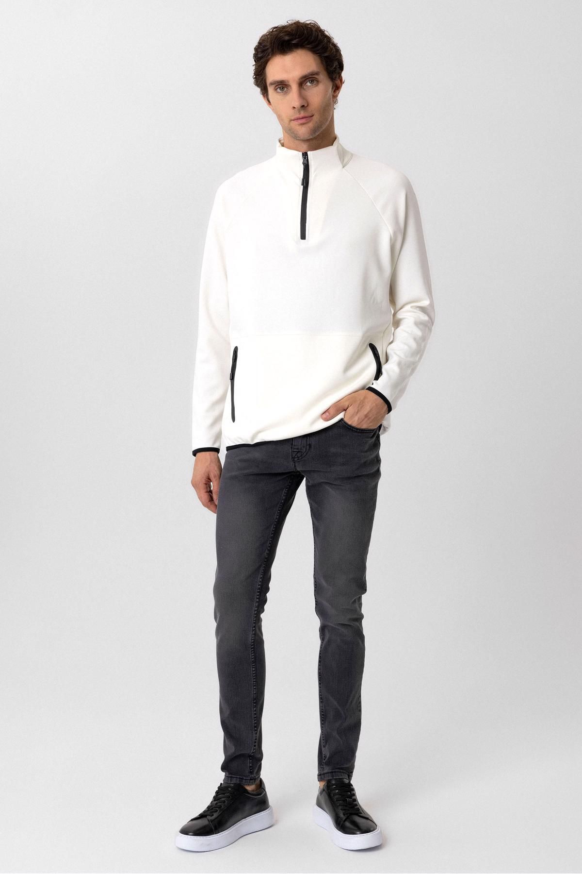 complete the look image