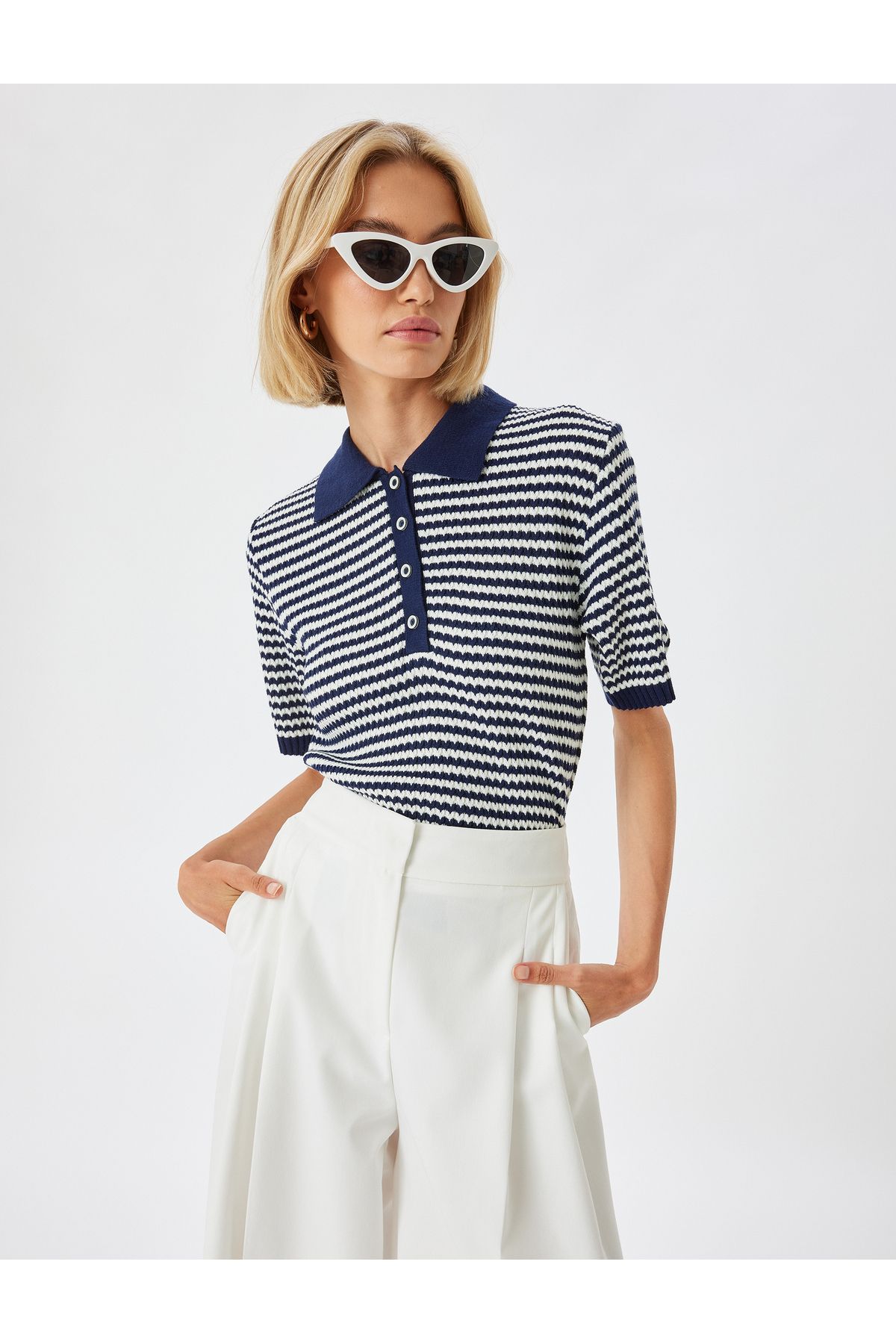 Koton-Knitwear Polo Sweater - Short Sleeve anD Half Button Detail 2