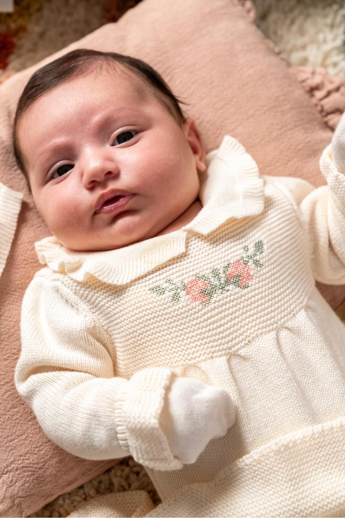 Mert Baby Zarif Kanaviçe Triko 5'li Organik Hastane Çıkış Seti Krem %100 Pamuk Yenidoğan Kız Bebek fotoğrafı 4 (önizleme)