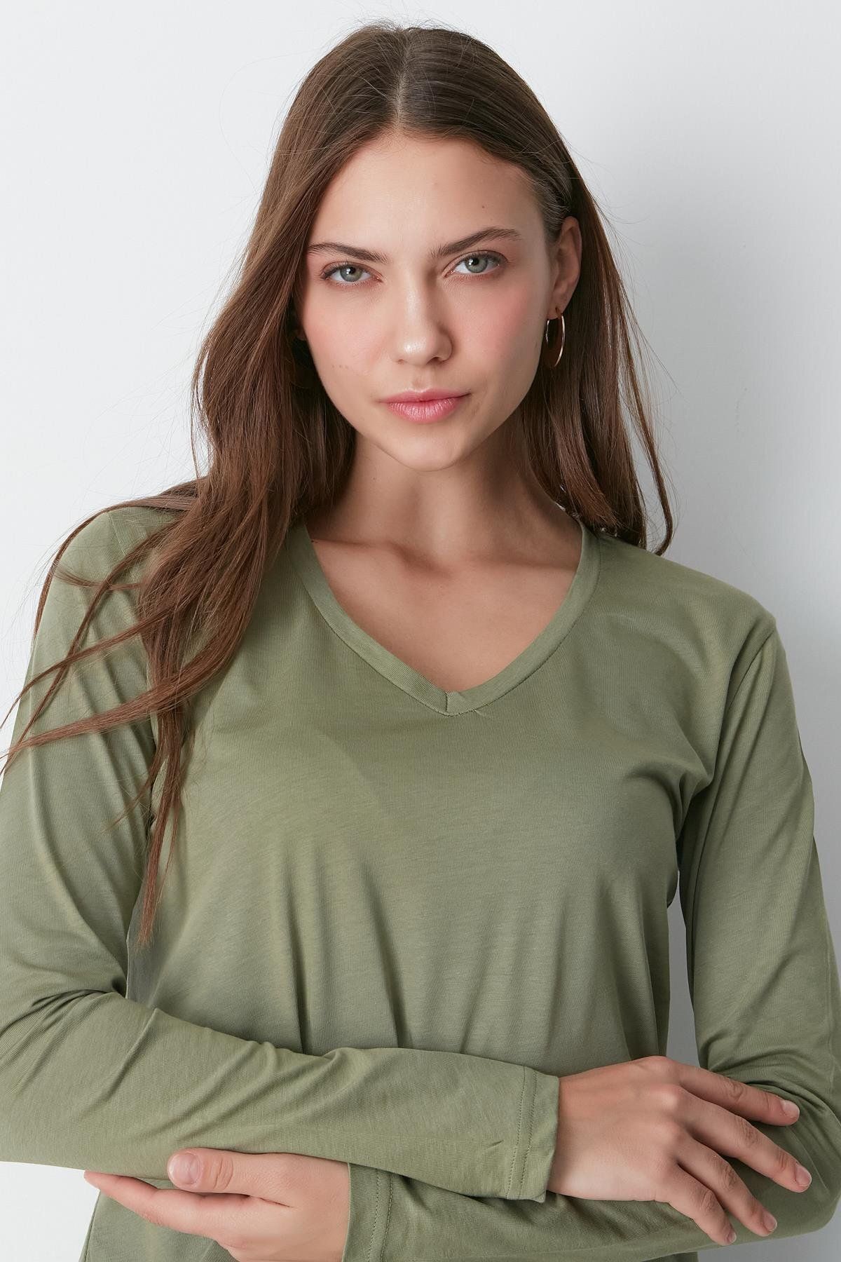 C&City-2-teiliges Basic-T-Shirt mit V-Ausschnitt und langen Ärmeln - 954 Khaki/Fliese 2