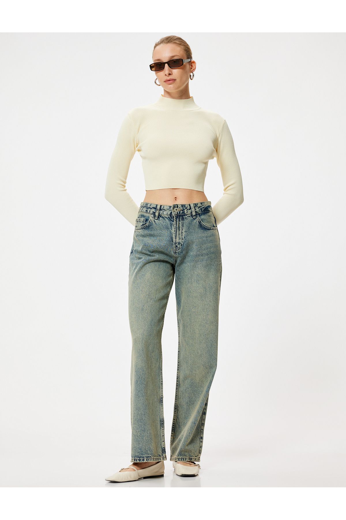 Koton-Straight Leg Jeans with Buttons - Straight Jeans 2