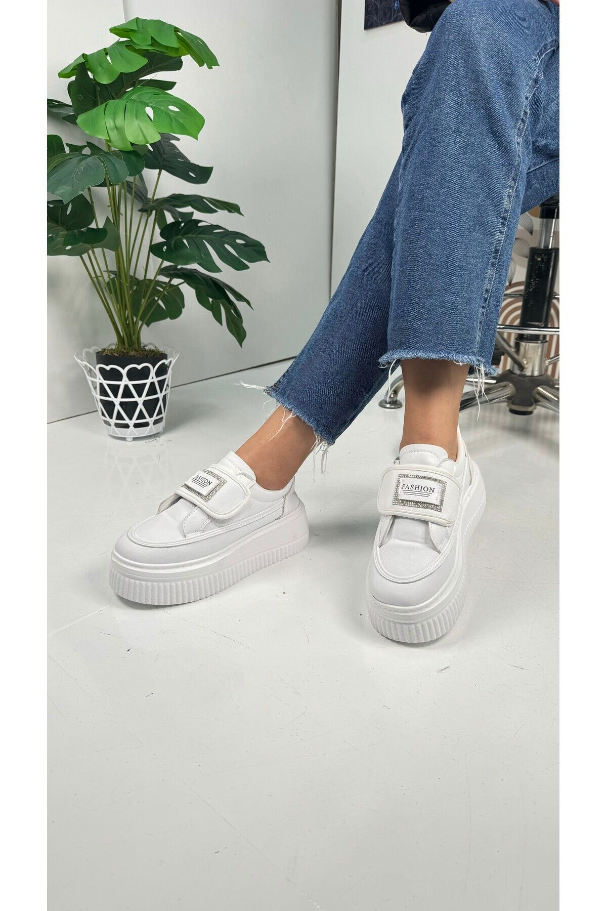 femme blanche sneaker chaussures légères