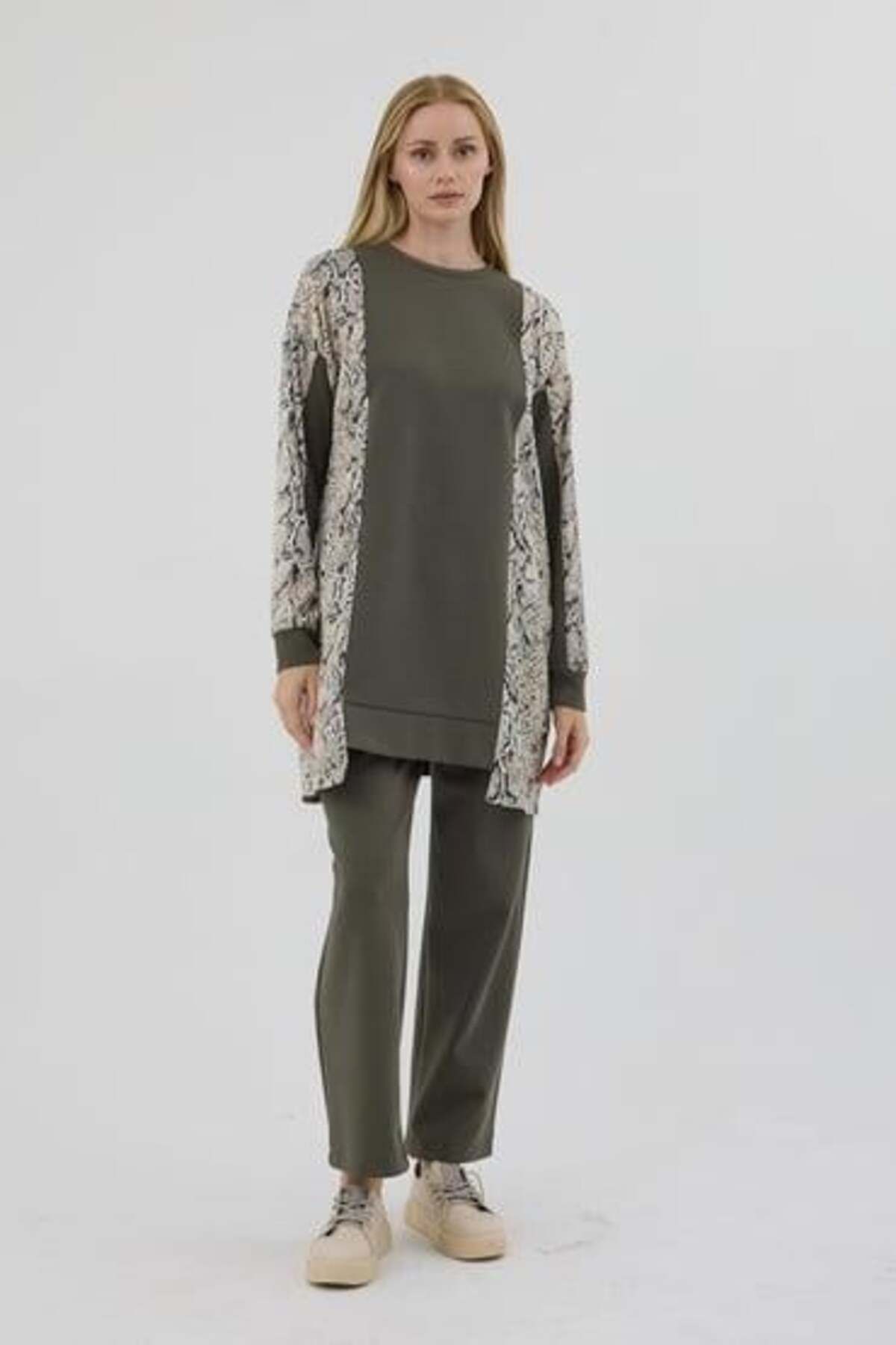 complete the look image
