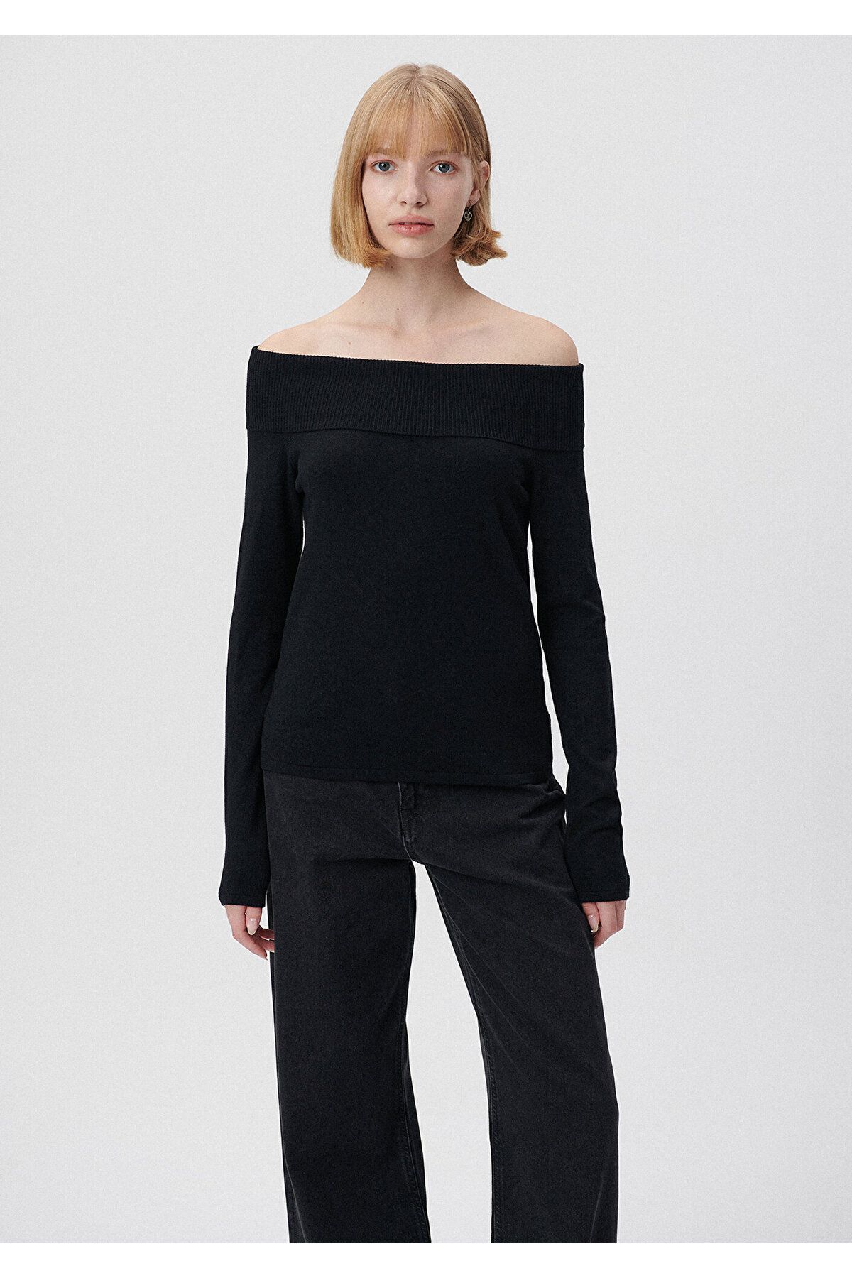 Mavi-Low Shoulder Detailed Black Sweater Fitted / Fitted Cut 1710391 -900 3