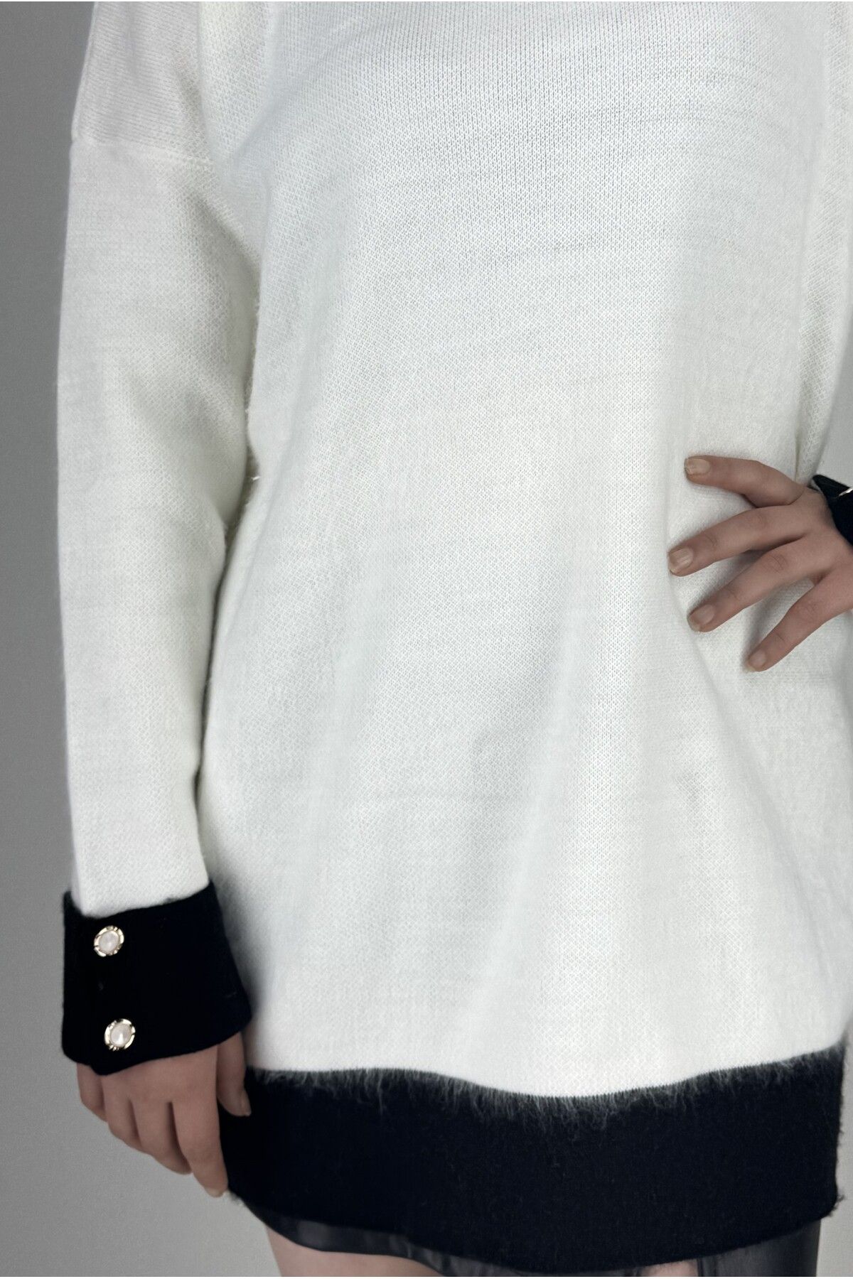 SHARON MODA-Women's Angora Sweater with Sleeve Button Detail 3