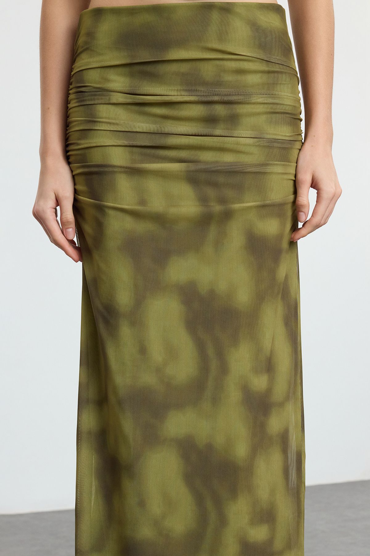 Trendyol Collection-Grüner drapierter Maxi-Tüll-Stretch-Strickrock TWOSS24ET00023 4