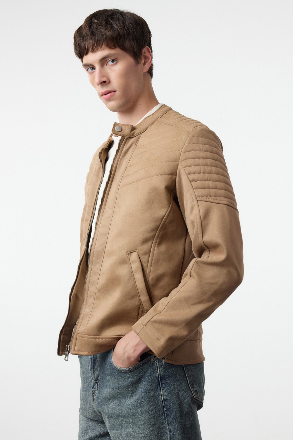 Trendyol Collection Kurtka Motocyklowa Zimowa Camel Suede - Dopasowana, Wiatroszczelna I Wodoodporna Tmnaw25mo00048 Mężczyzna - S