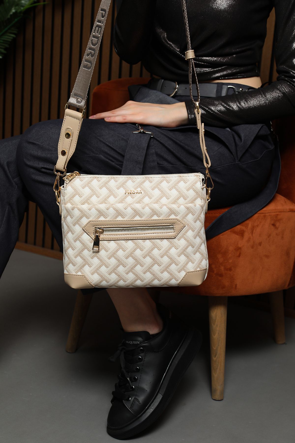 Piedra-Beige New Season Women's Bag with Plenty of Eyes, Knitted Patterned Design, Zippered Shoulder Strap 6