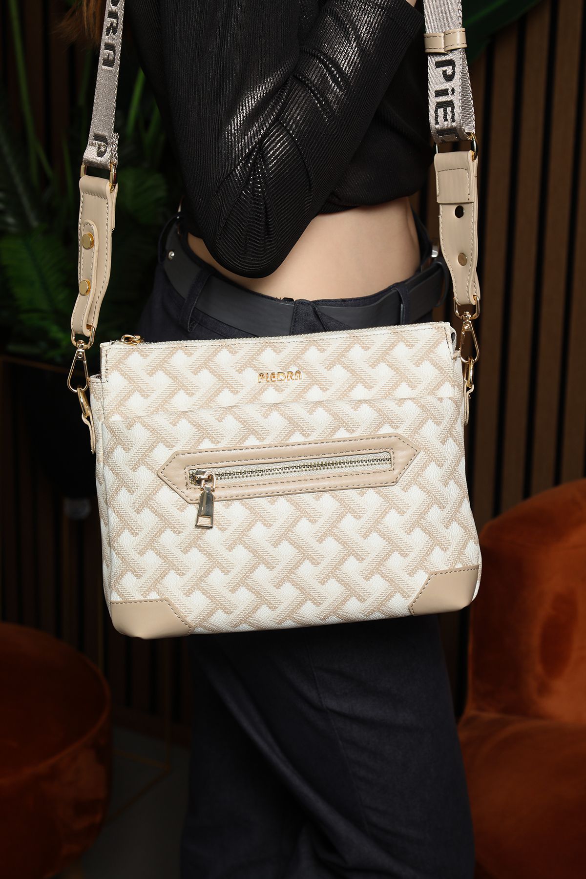 Piedra-Beige New Season Women's Bag with Plenty of Eyes, Knitted Patterned Design, Zippered Shoulder Strap 4