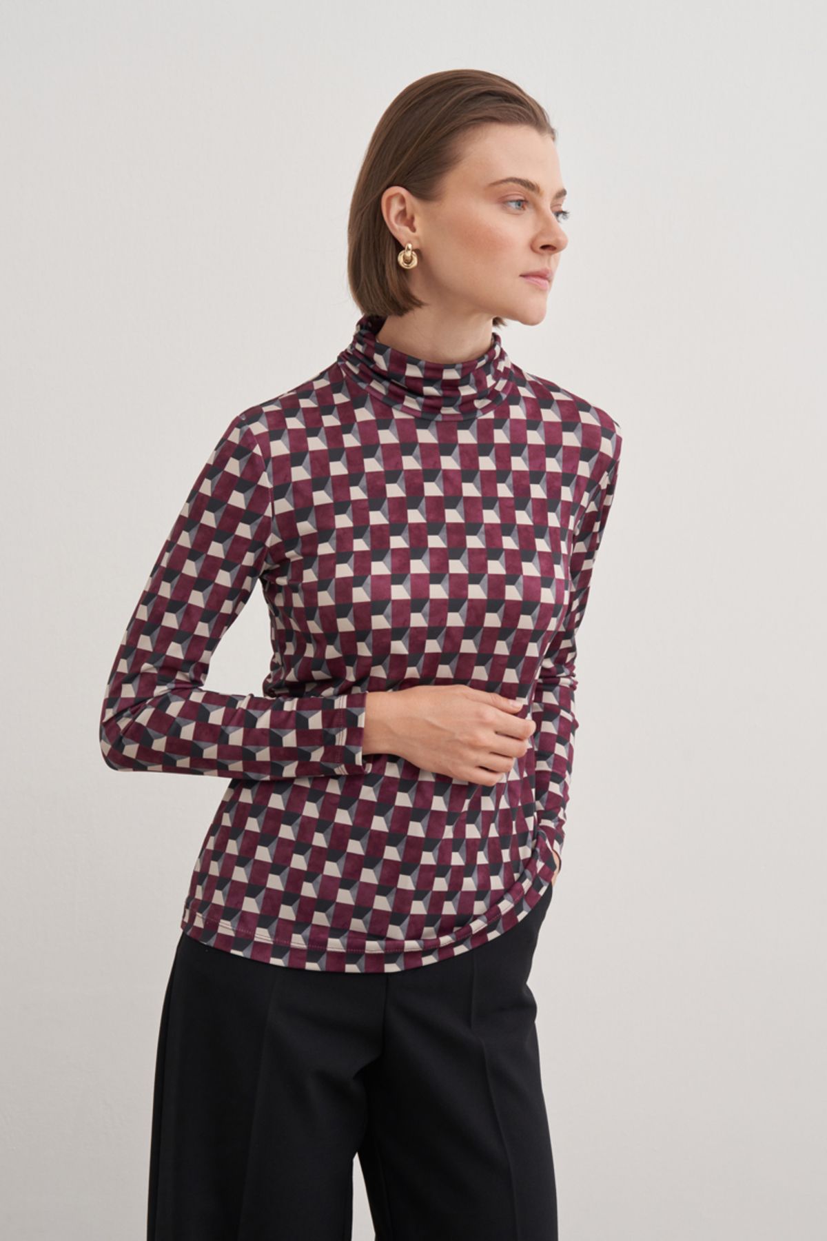 Aker-Judge Collar Patterned Blouse 2