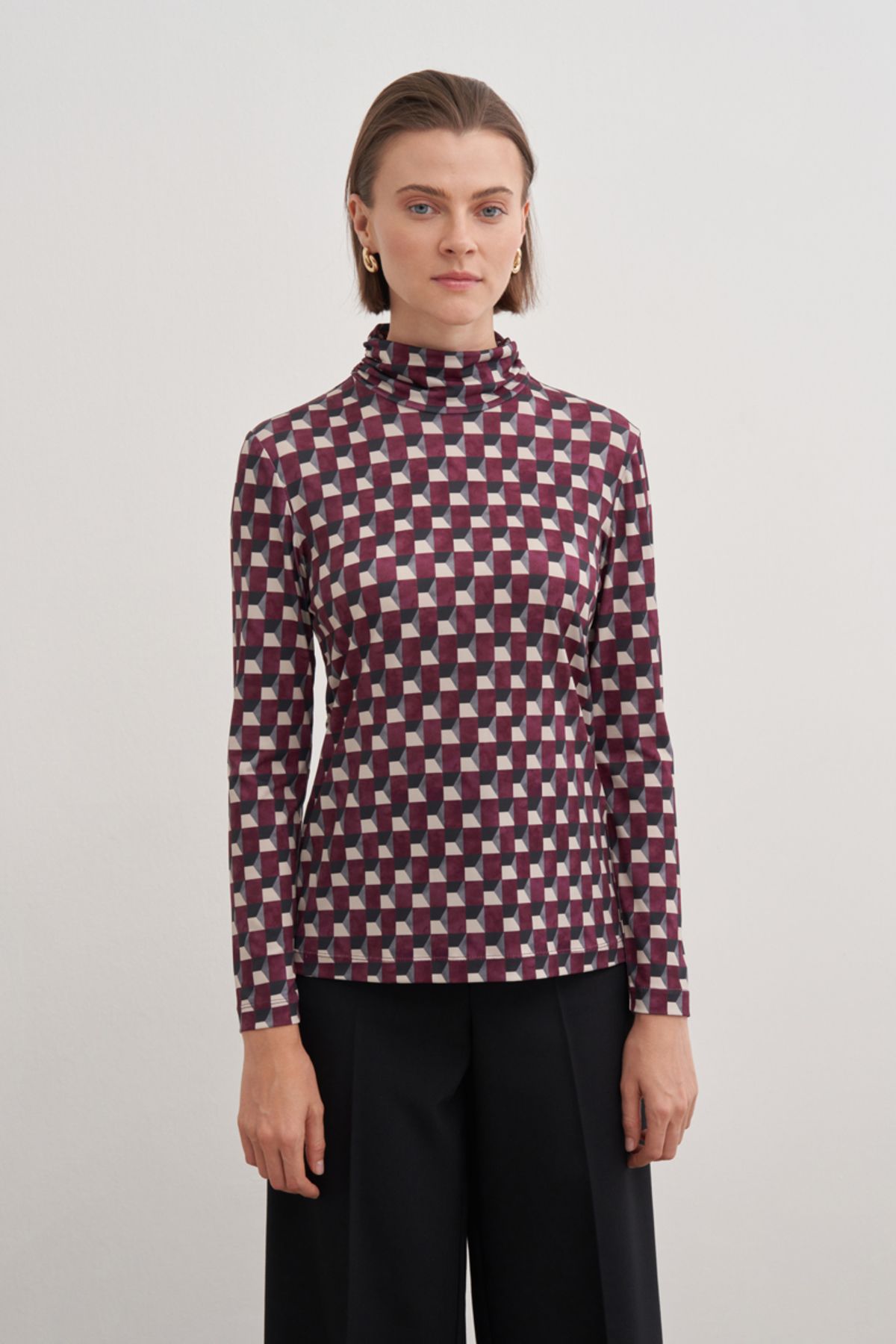 Aker-Judge Collar Patterned Blouse 5