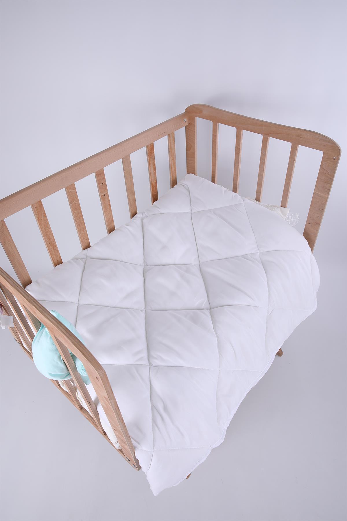 Babyhola Yıkanabilir Anti-alerjik %100 Mikrofiber Elyaf Bebek Yorganı 100cmx150cm fotoğrafı 4 (önizleme)