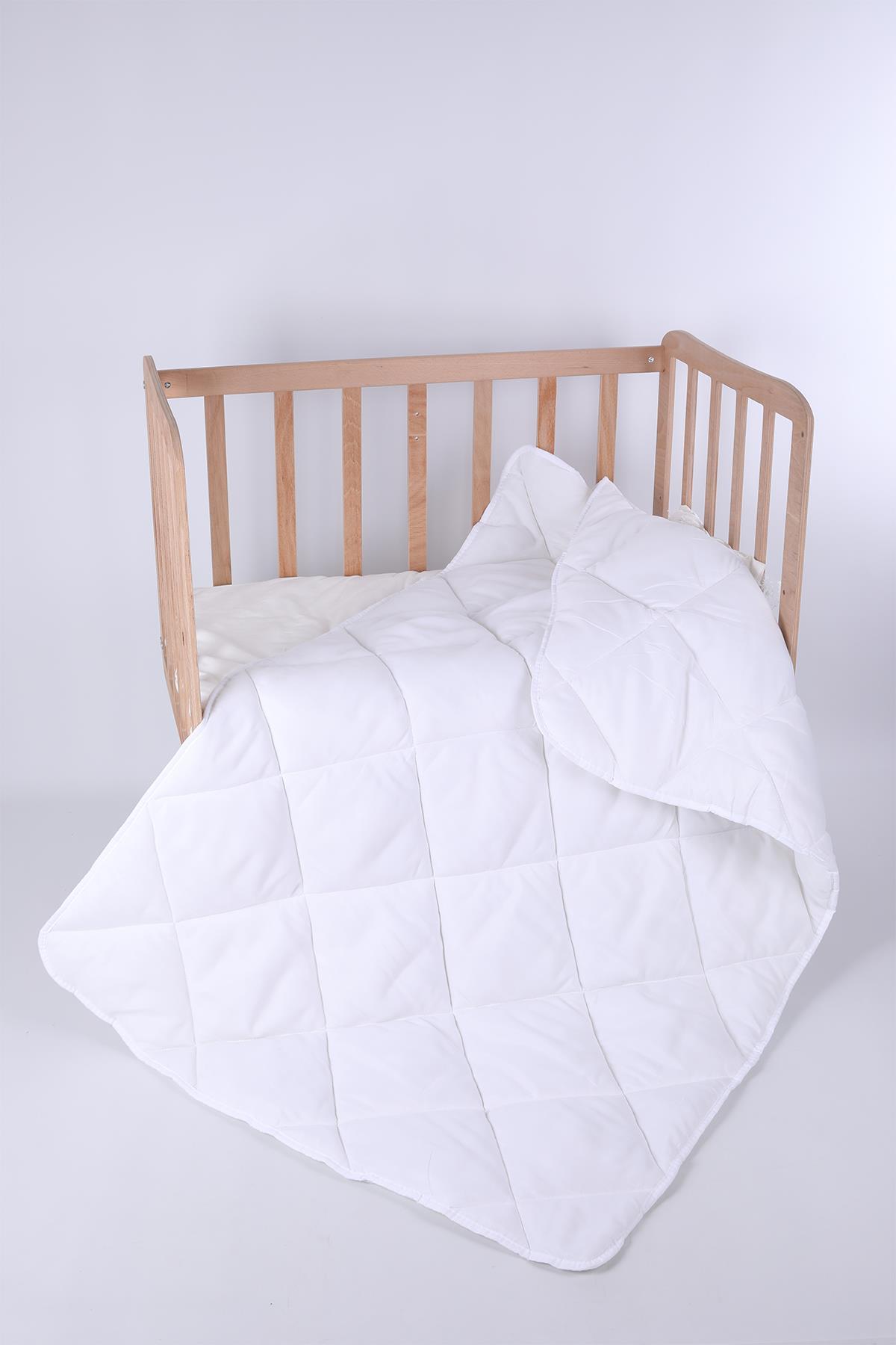 Babyhola Yıkanabilir Anti-alerjik %100 Mikrofiber Elyaf Bebek Yorganı 100cmx150cm fotoğrafı 2 (önizleme)