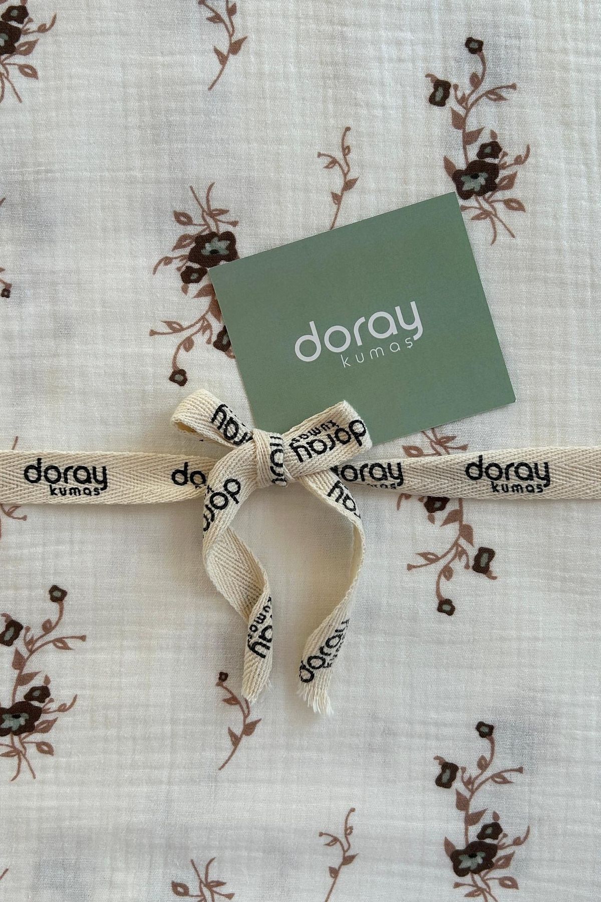 Doray Kumaş-White Background Crispy Flower Patterned Double Layer Cotton Muslin Fabric / Dry - 181 3