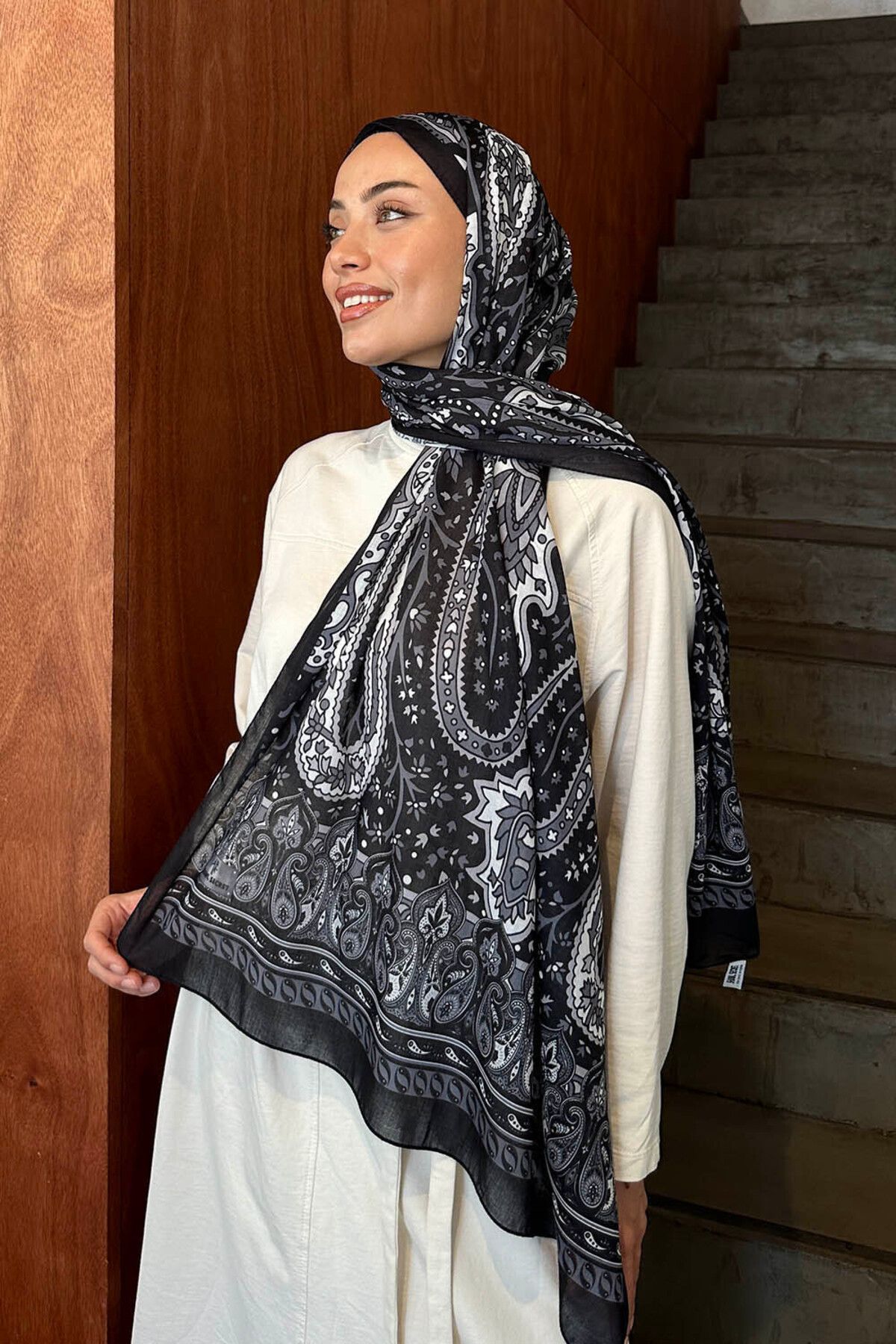lamelif.com-Black Cotton Shawl - Retro Patterned 3