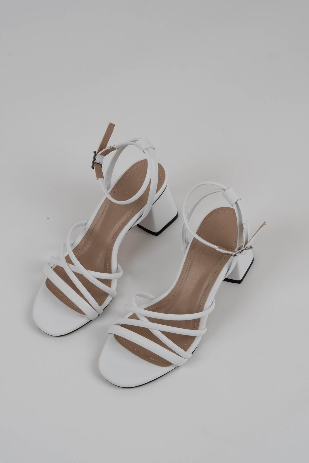 sovrana-White Heeled Shoes with Metal Straps 4