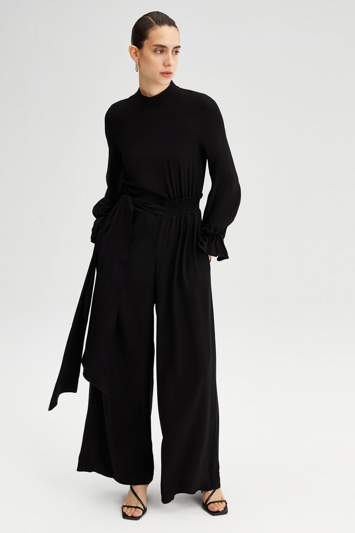 Touché Privé-Jumpsuit aus Viskose mit Taillengürtel 1