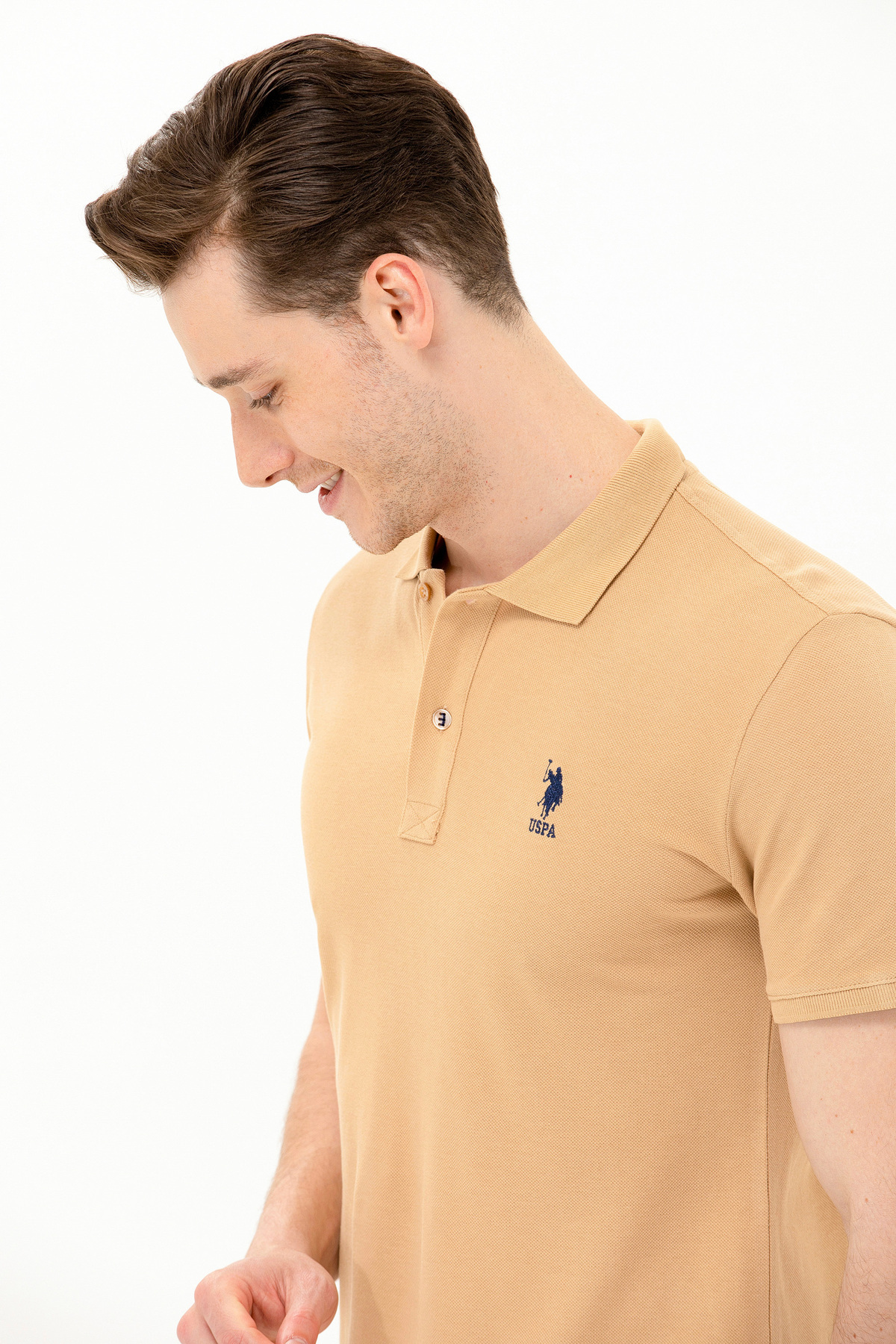 تیشرت پولو یقهدار مردانه شتری U.S. Polo Assn. مدل 50263238-VR015 — 2
