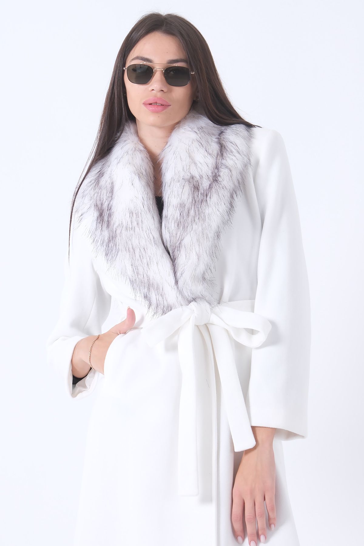 Feminist-White Stamped Coat - With Mobile Fur and Lining0108070 2