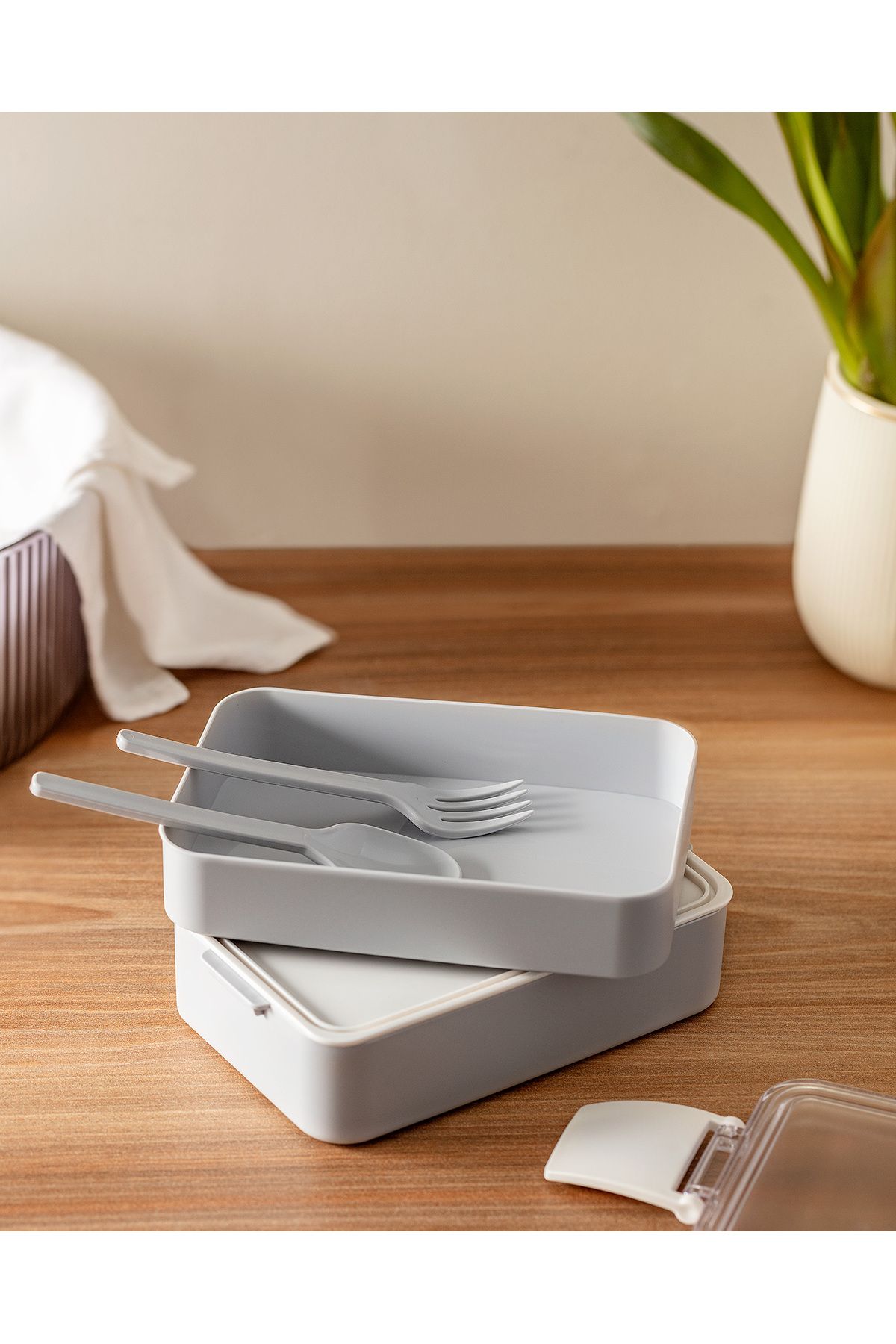 Madame Coco-Bonnie - Comfortable Lunch Box with Spoon 2