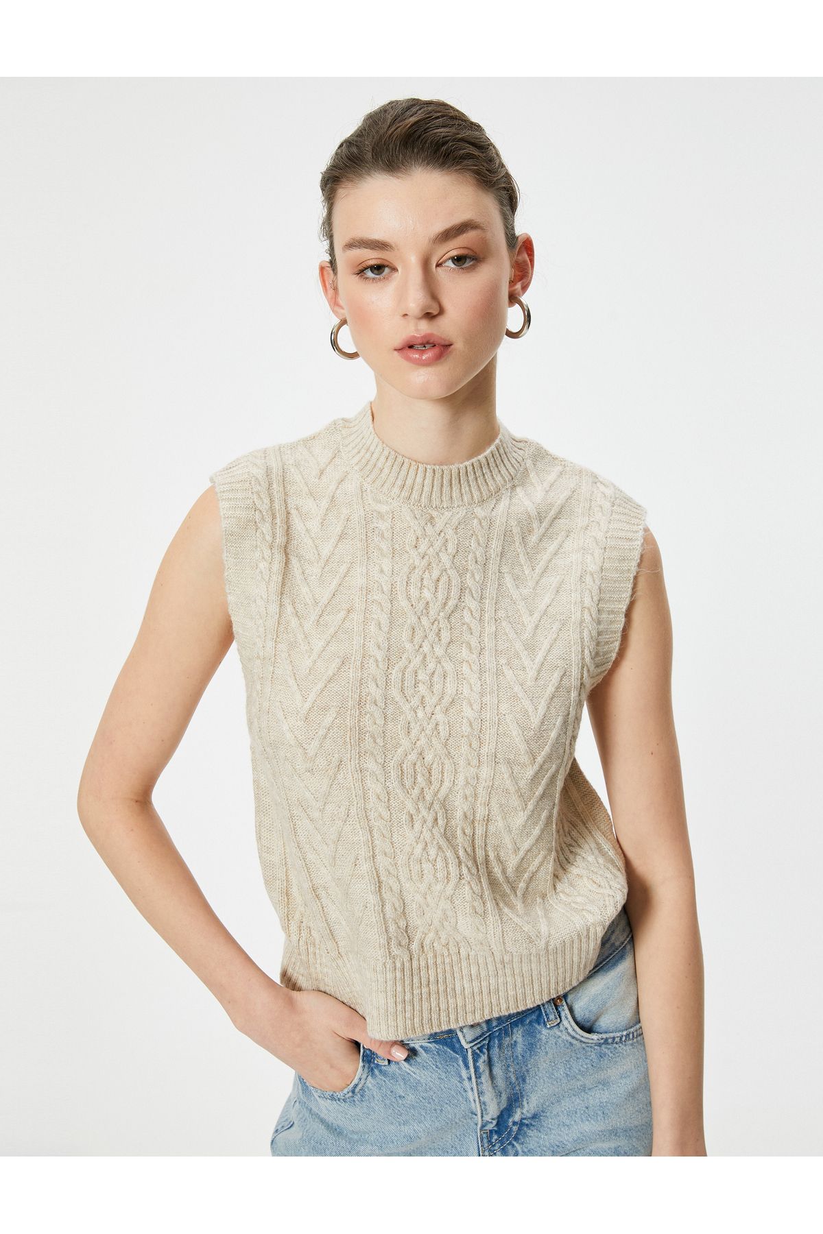 Koton-Textured Crew Neck Sleeveless Hair Knit Sweater 1