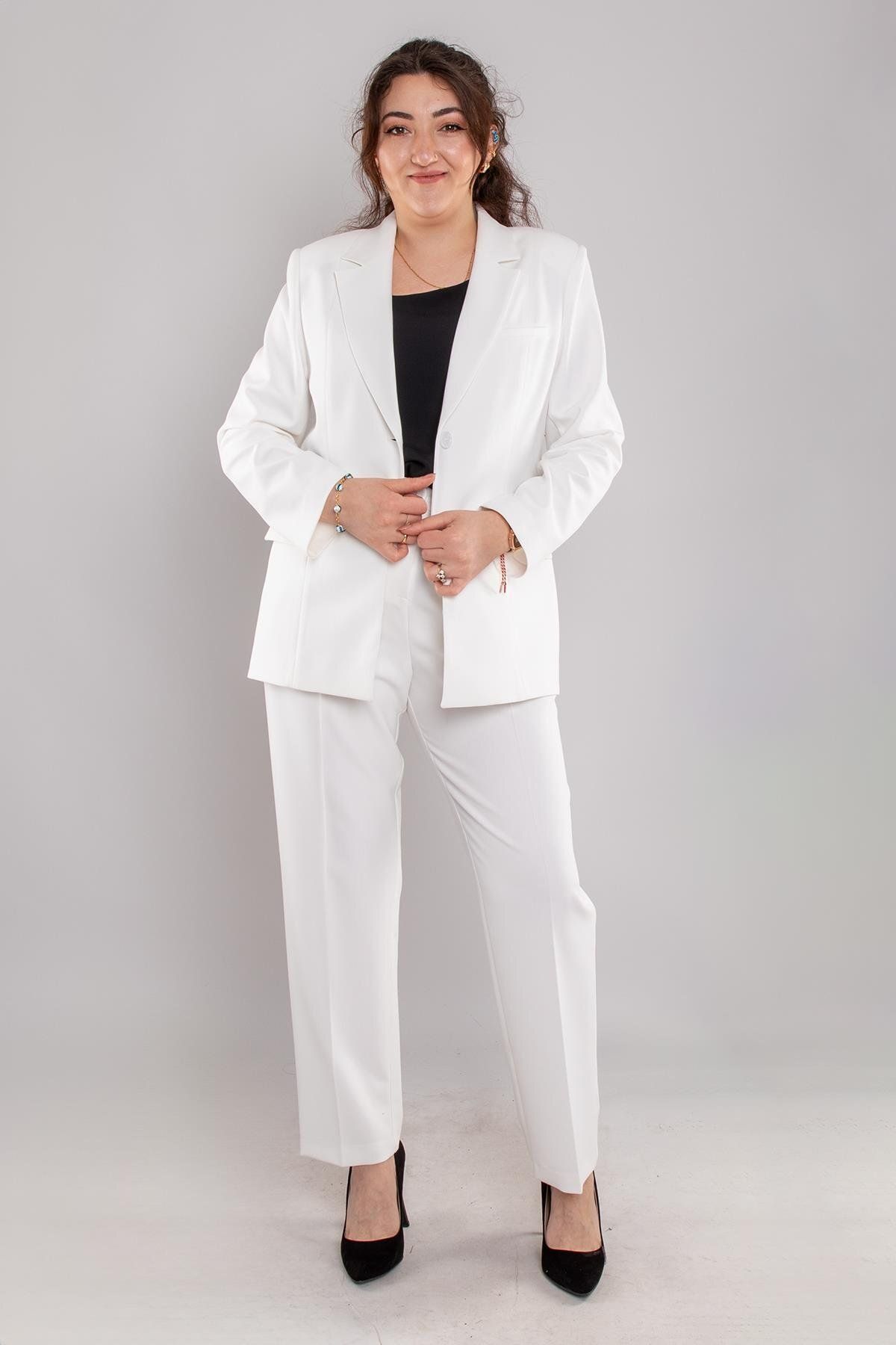 İzzet Candan 2231 Büyük Beden İki Düğme Blazer Ceket İzzet Candan 2231 Büyük Beden İki Düğme Blazer Ceket