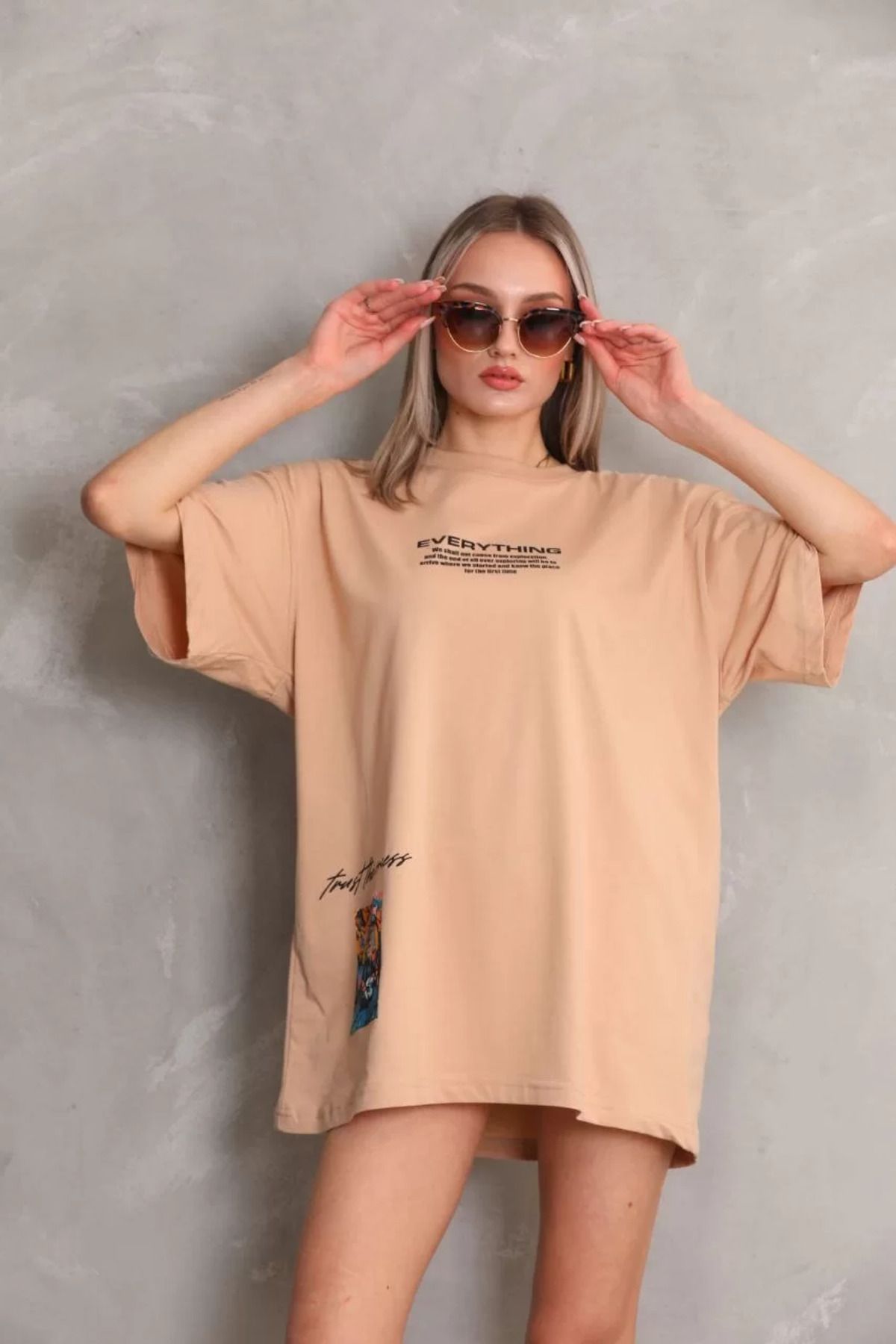 ONZEMU Unisex Bisiklet Yaka Baskılı Oversize T-Shirt - Bej