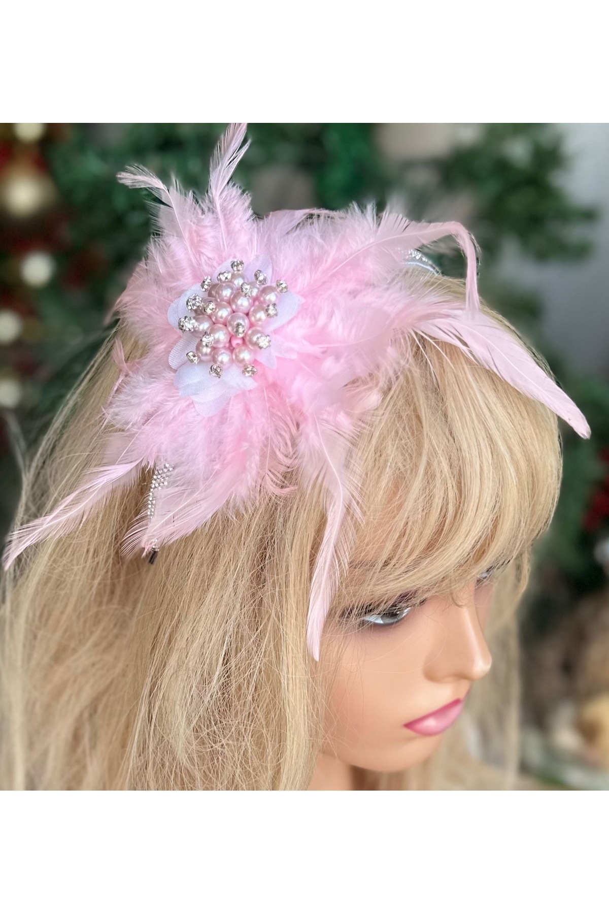 QUEEN AKSESUAR Lüks tasarım kristal inci taşlı broşlu tüylü anne bebek bandana taç terlik  lohusa seti tacı pembe fotoğrafı 5 (önizleme)