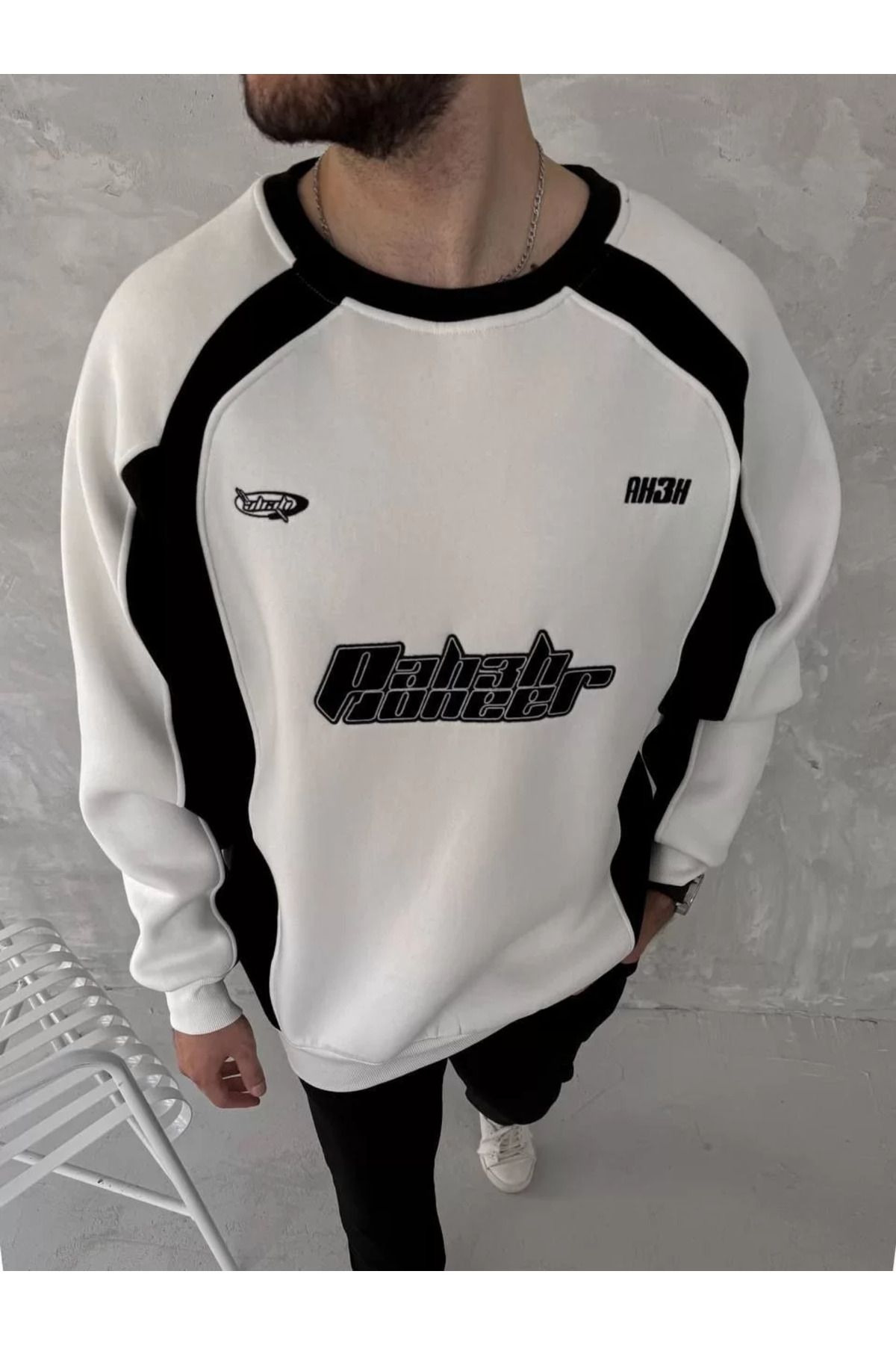 SA Alişveriş Dünyam Kışlık Nakış İşlemeli Bisiklet Yaka Parçalı SweatShirt - Beyaz