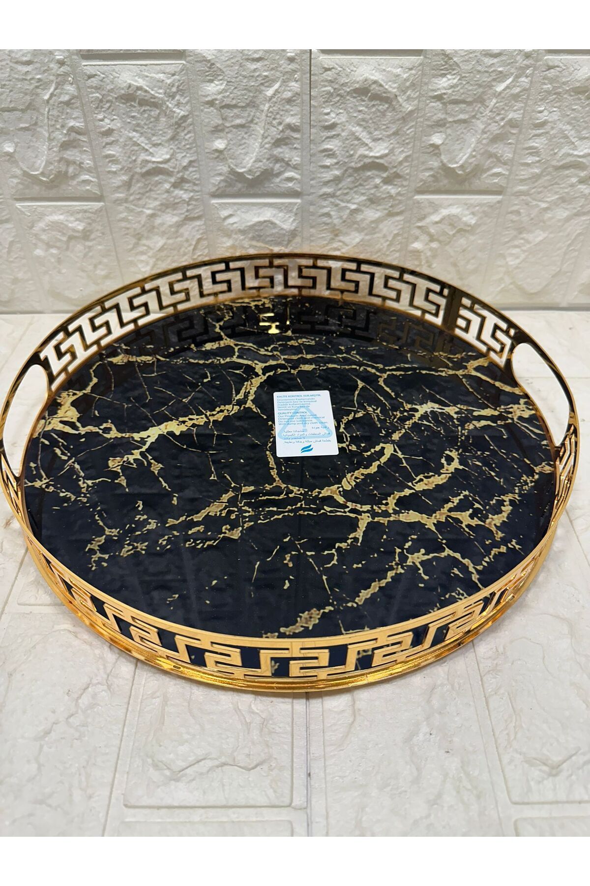 Yuvarlak Büyük Gold Metal Cam Tepsi 35 cm, şık ve dayanıklı mutfak aksesuarı