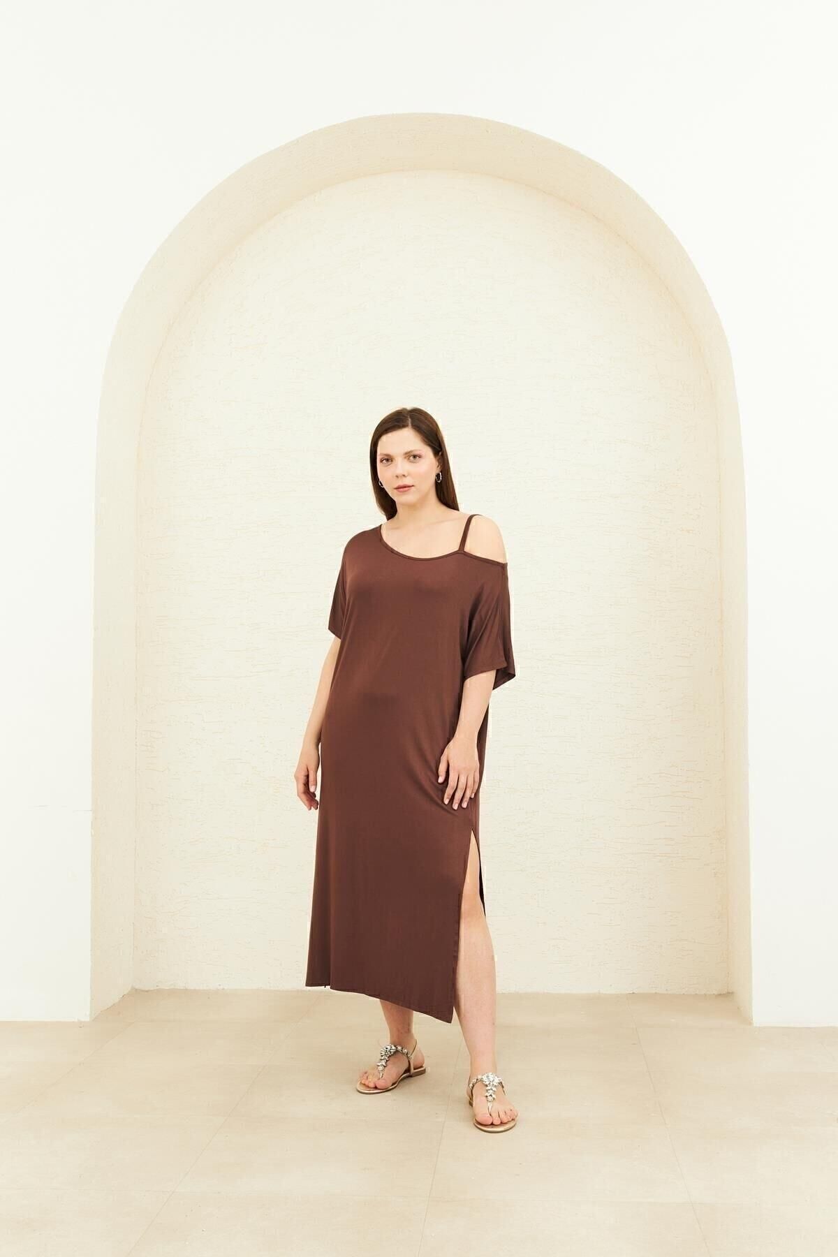 Curly-Brown Boat Neck Long Dress 6