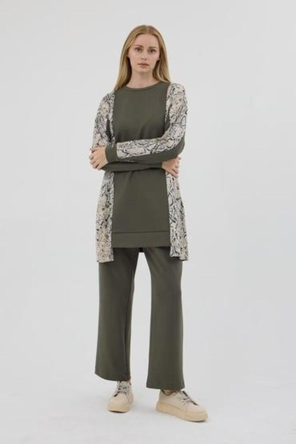 Moodbasic-Mb24.629 Model Khaki Set - Snake Pattern Detail 2
