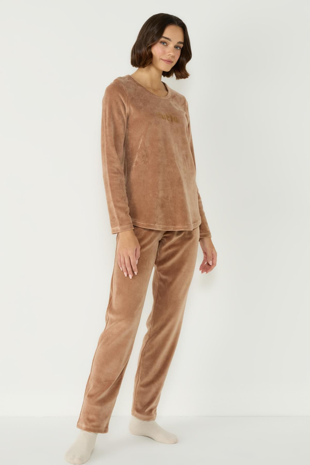 C&City-Velvet Pajama Set with Long Sleeves and Pockets - Crew Neck, Brown 403093 2