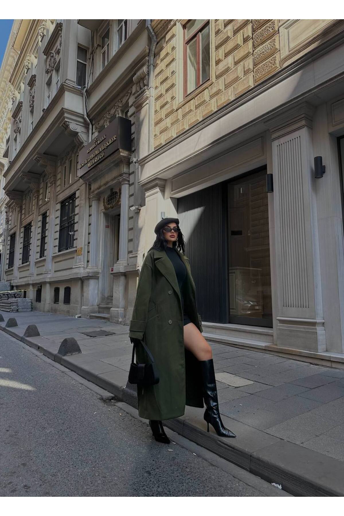 LB Laluna Butik Kadın Manşet Detaylı Kemerli Uzun Kaşe Kaban Palto Oversize Rahat Kesim
