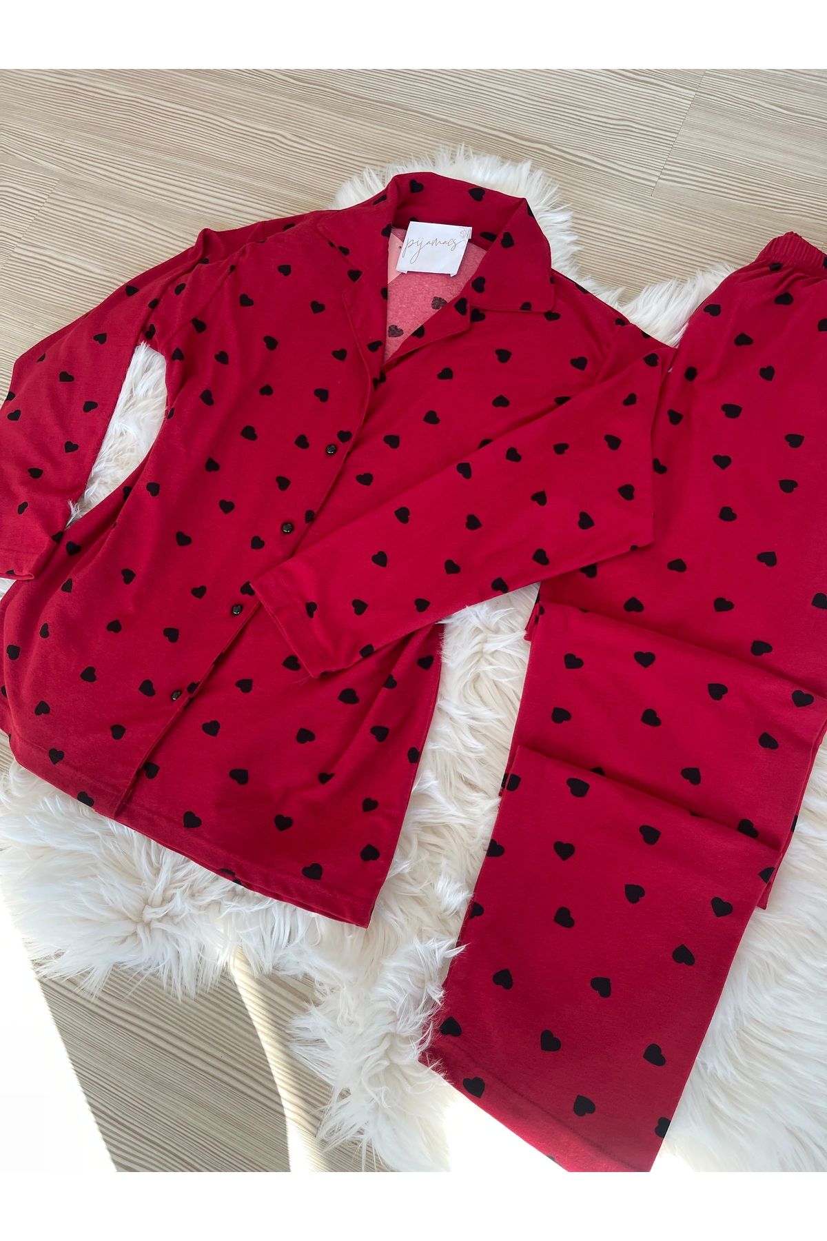 Pijamacs-Black Heart Patterned Suede Shirt Collar Long Sleeve Pajama Set on Red 8